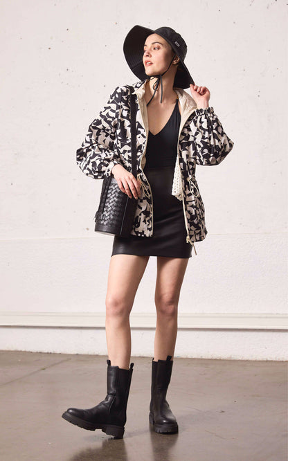 A &quot;DELIA&quot; Noir Mackage Doudoune Femme opened photo