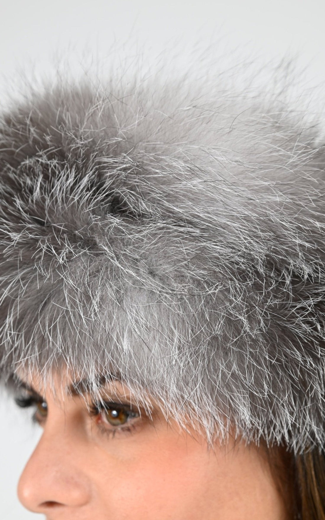 Bandeau Fourrure Mixte Tsanikidis, modèle 3234 de couleur bluefrost nat