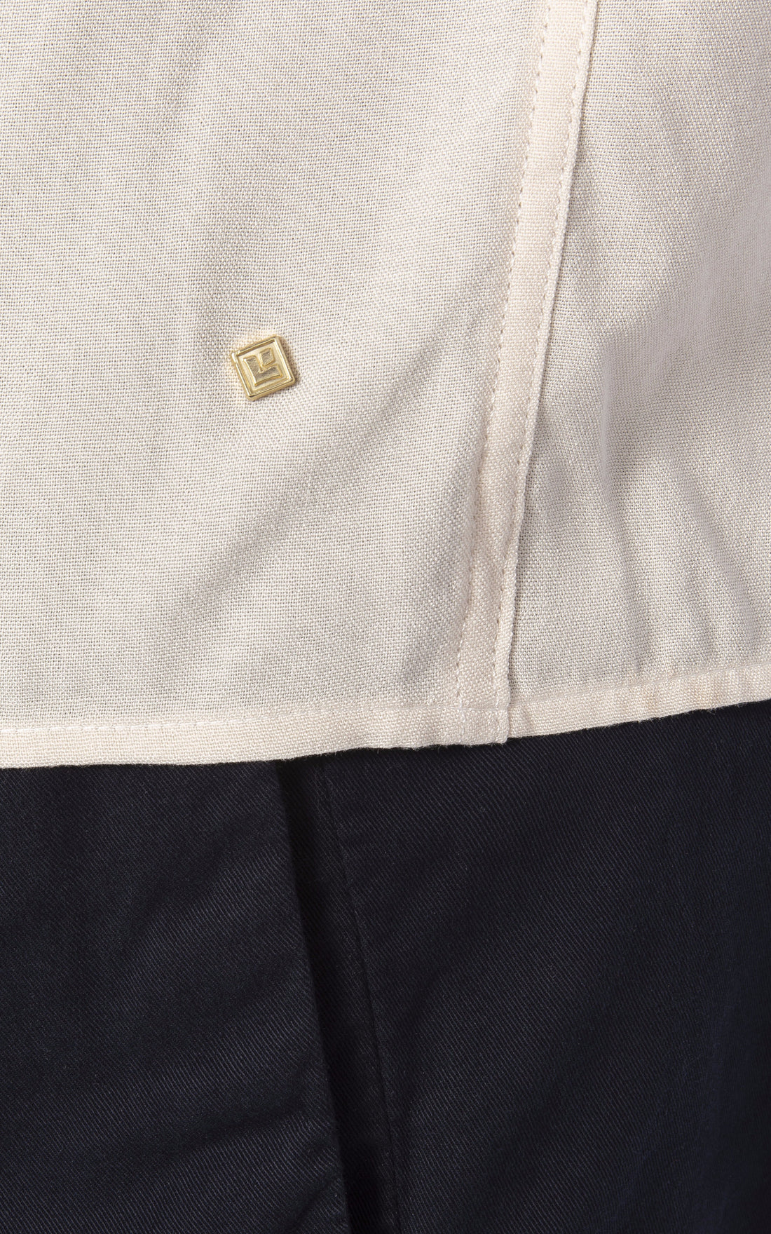 A "CH01" Ecru Rivieras Chemise Homme opened photo