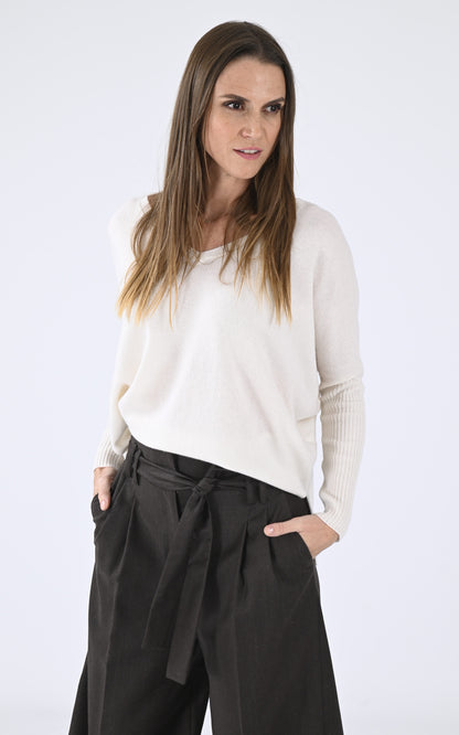A &quot;FAUSTINE 4504001C&quot; Ecru Notshy Pull Femme opened photo