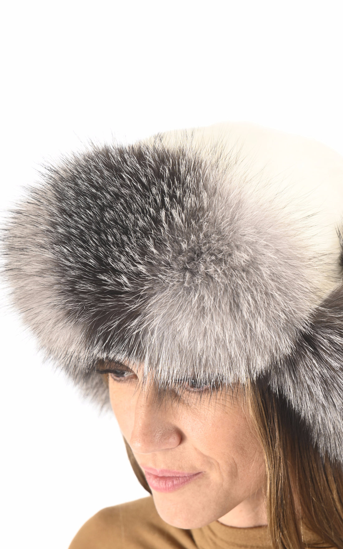 A &quot;USHANKA&quot; Blanc Helma Chapka Femme opened photo