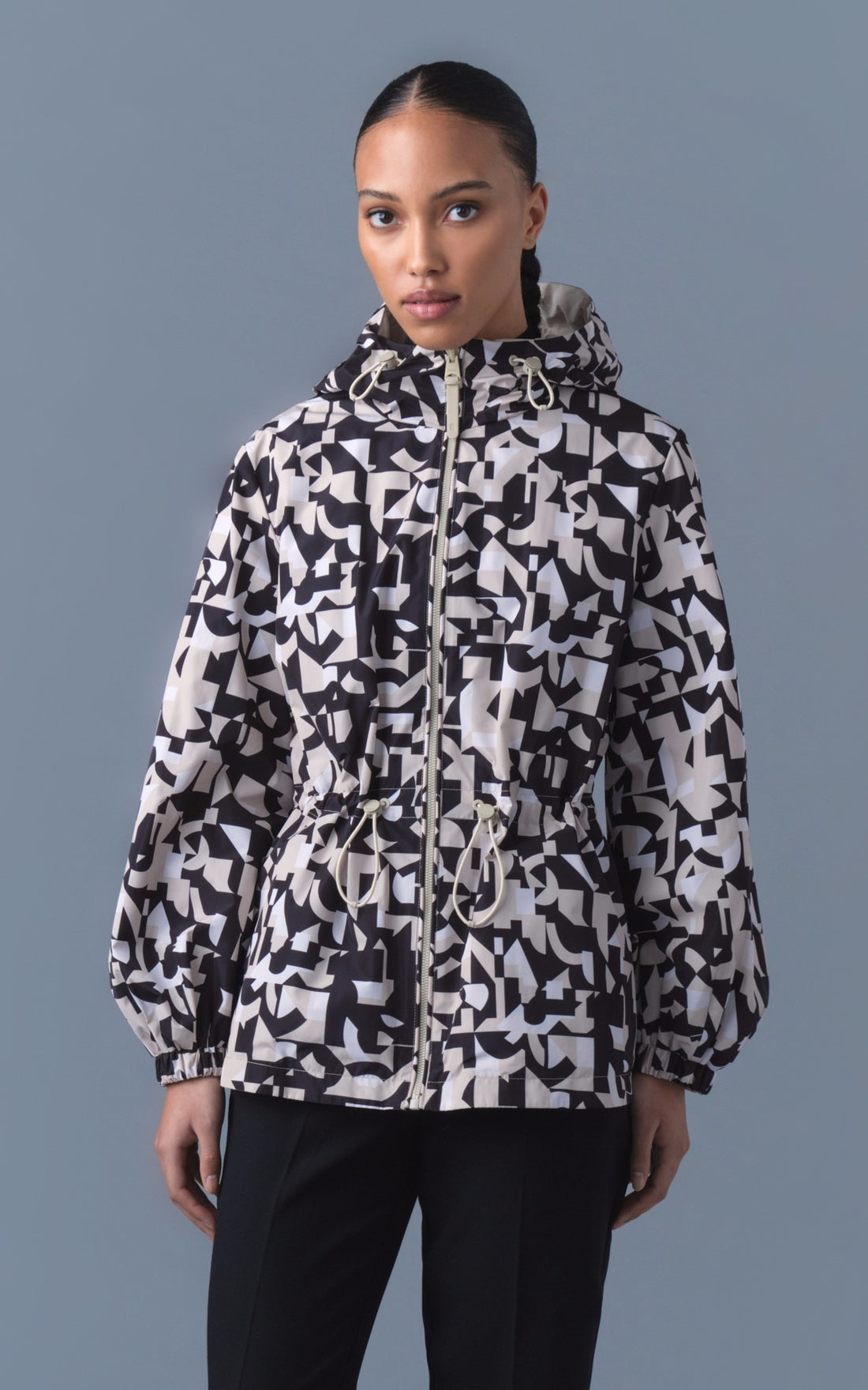 A &quot;DELIA&quot; Noir Mackage Doudoune Femme closed photo
