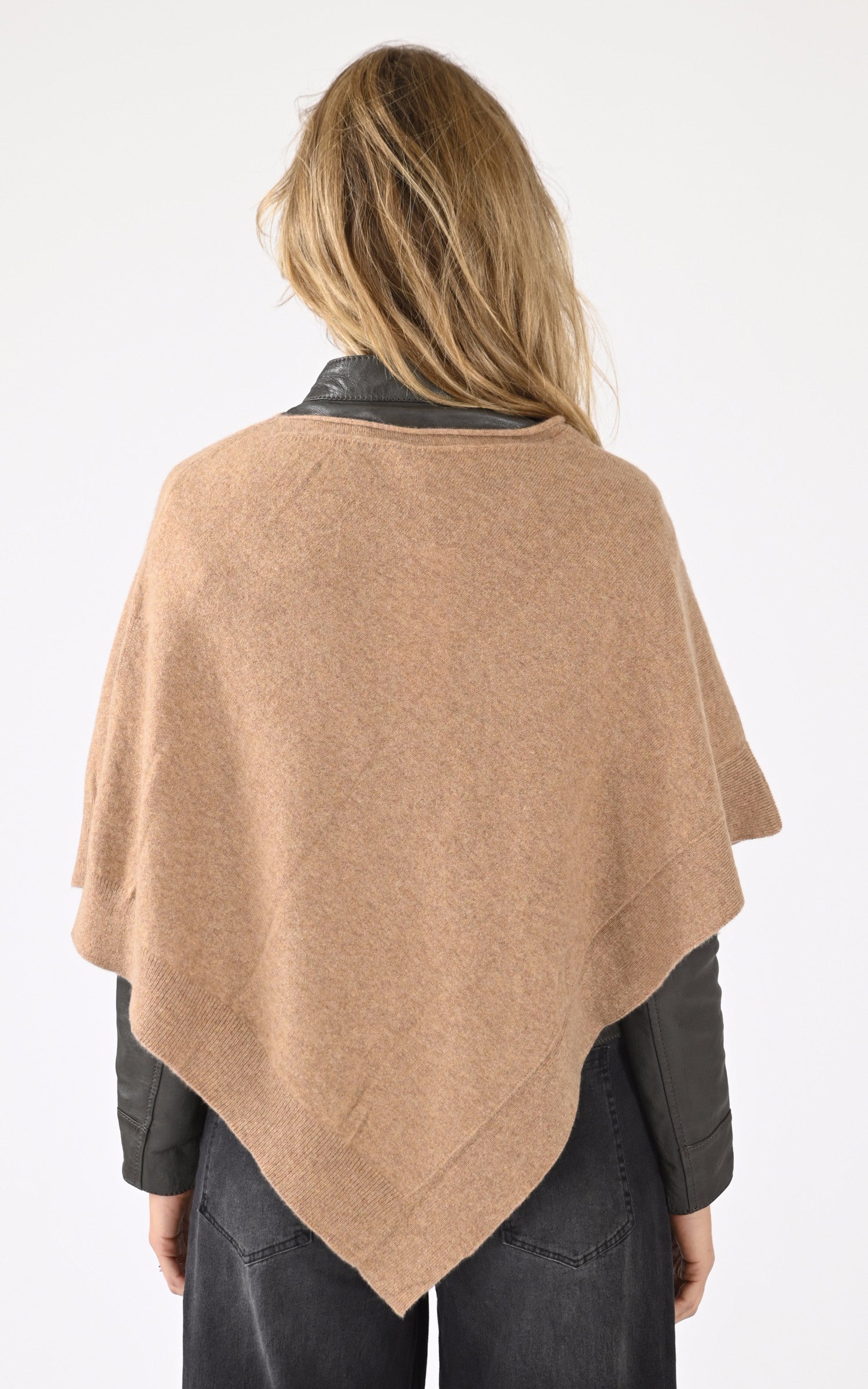 A &quot;AUGUSTE 4601042C&quot; Camel Notshy Cape Femme back photo 4
