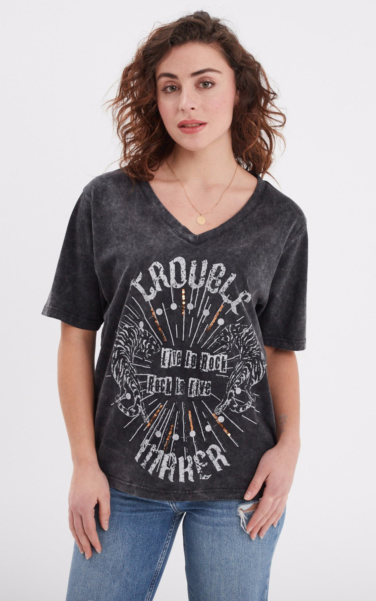 A &quot;BEXHILL 103133&quot; Noir Rose Garden T-shirt Femme opened photo 1