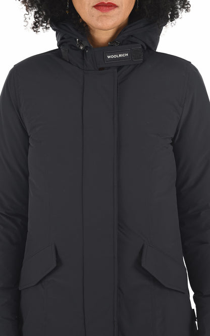A &quot;LUXURY ARTIC WWOU0652&quot; Bleu Marine Woolrich 3/4 Parka Femme details photo