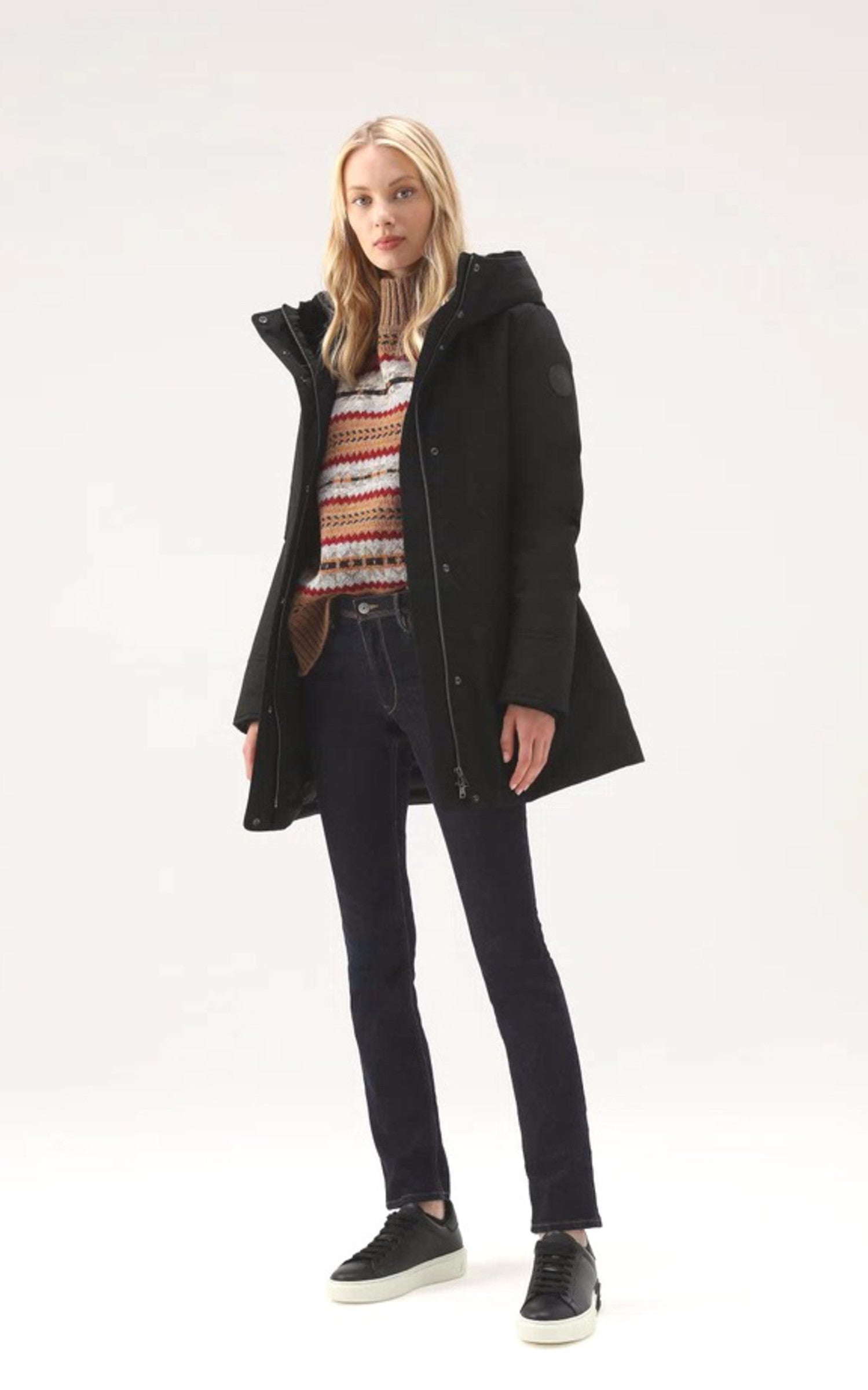 A &quot;BOULDER FAUX FUR WWOU0724&quot; Noir Woolrich 3/4 Parka Femme closed photo