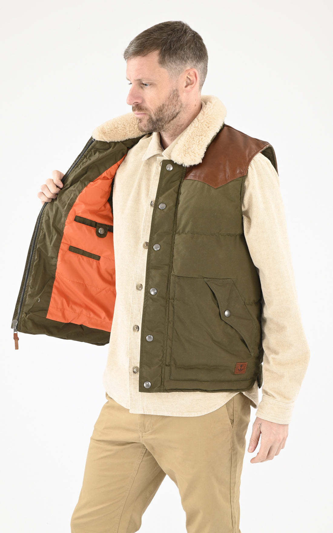 A &quot;BASIN 102095&quot; Vert Iron&amp;Resin Gilet Homme opened photo