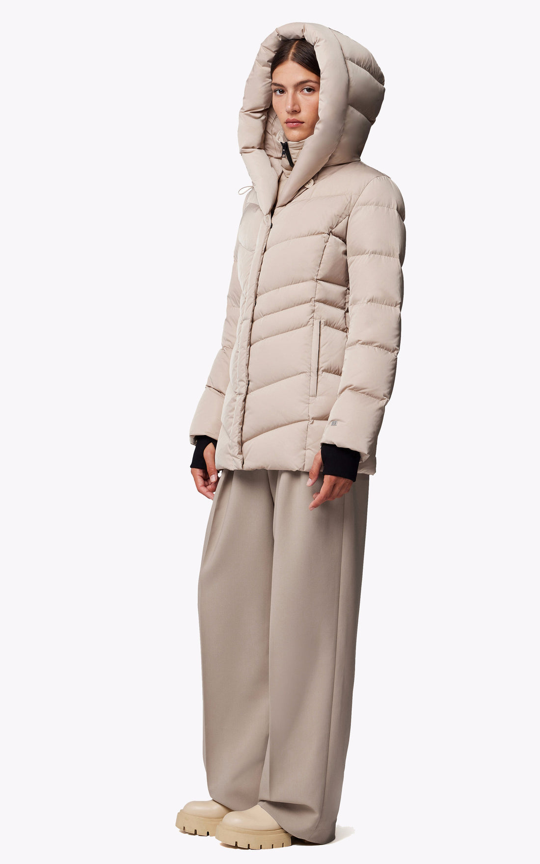 A &quot;TALLIA&quot; Beige Soia &amp; Kyo Ves Doudoune Femme opened photo
