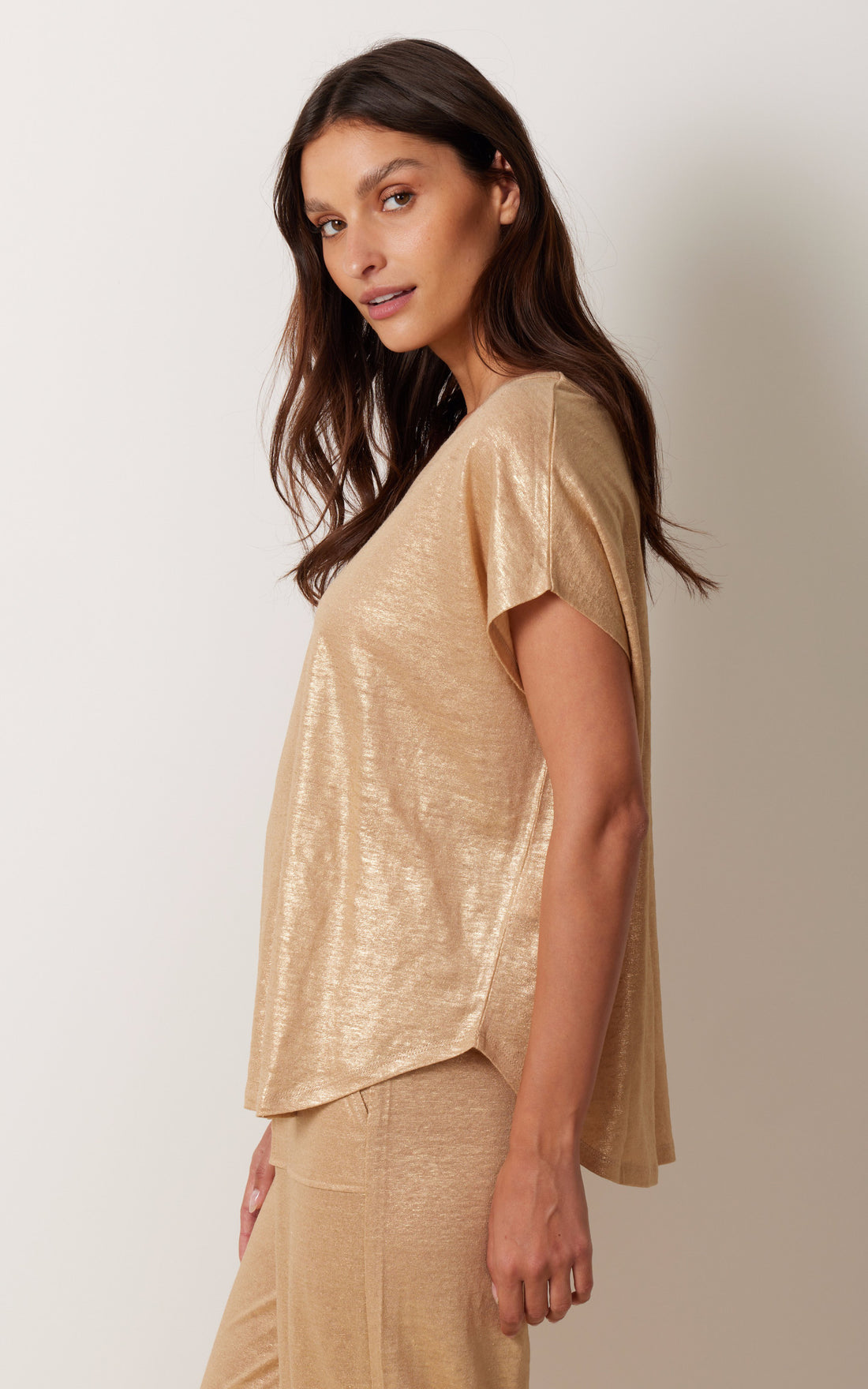 A &quot;TESS 4405104&quot; Gold Notshy T-shirt Femme opened photo