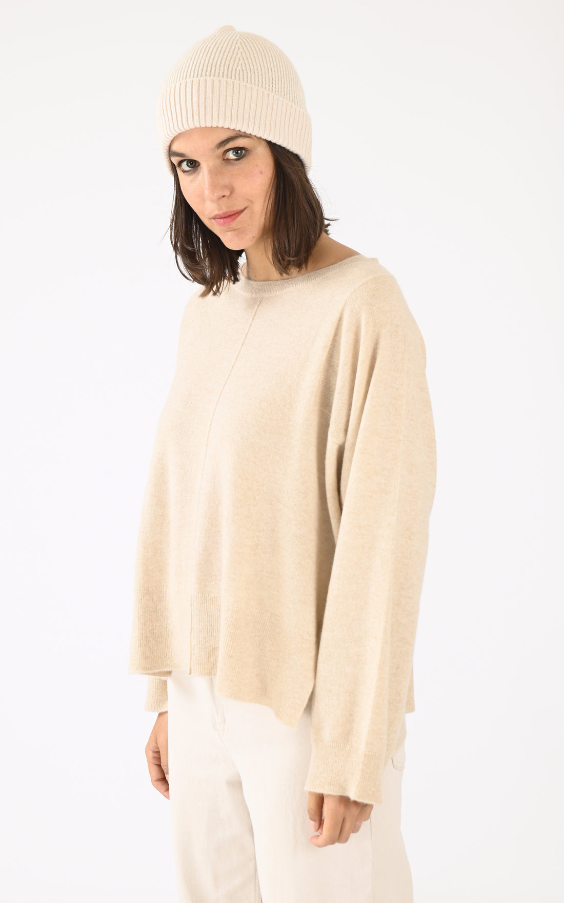 A &quot;BART 64513&quot; Beige Oakwood Bonnet Femme opened photo