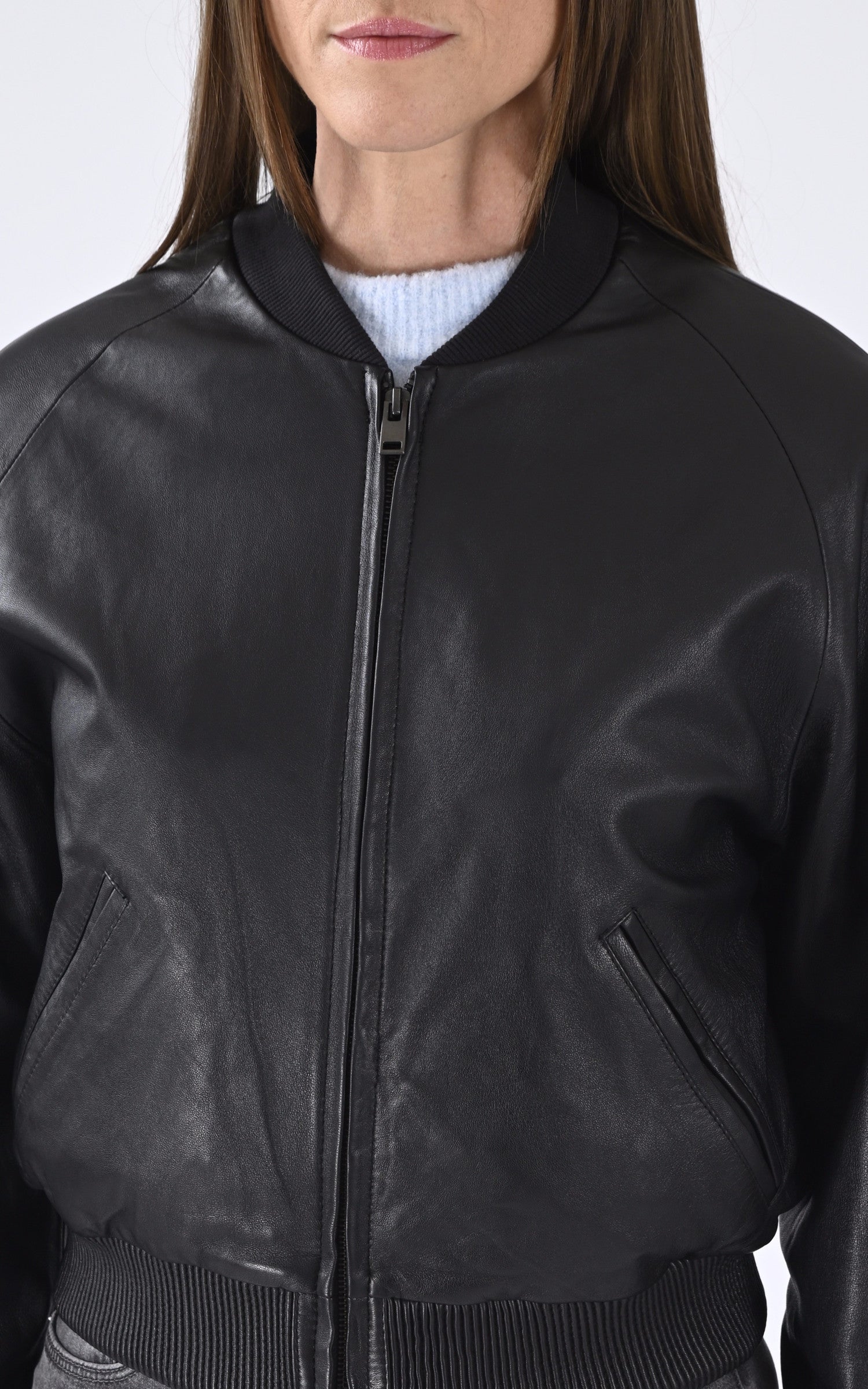 A &quot;GAIA&quot; Noir Serge Pariente Blouson Femme details photo