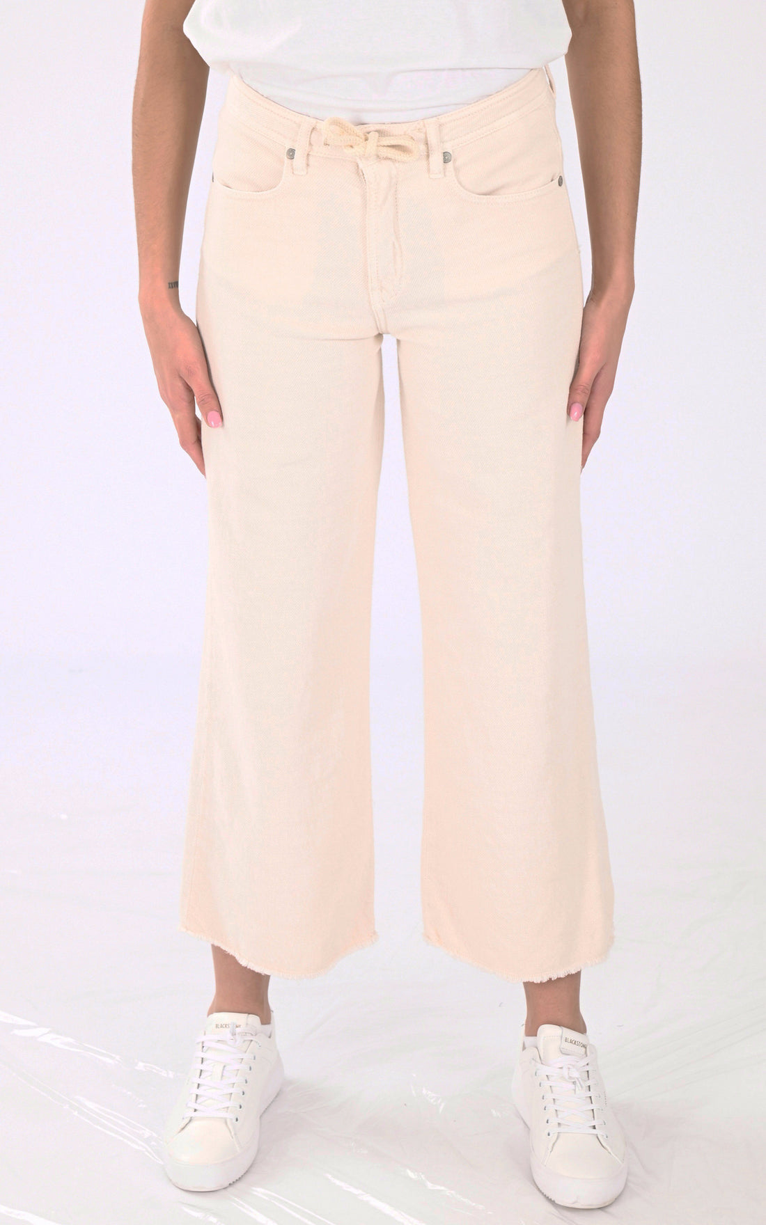 A &quot;AUGUSTE&quot; Beige Denim Studio Pantalon Femme opened photo