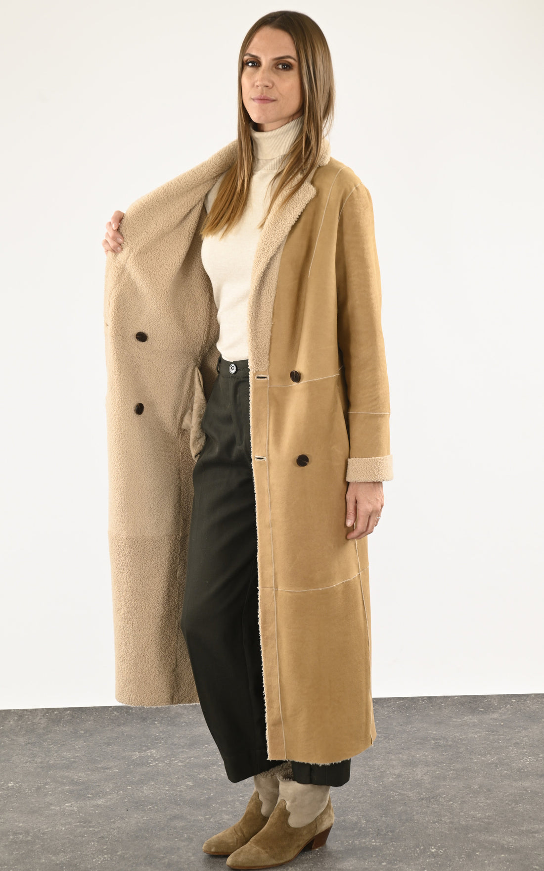 A &quot;ORILLIA&quot; Beige Possery Manteau Femme opened photo