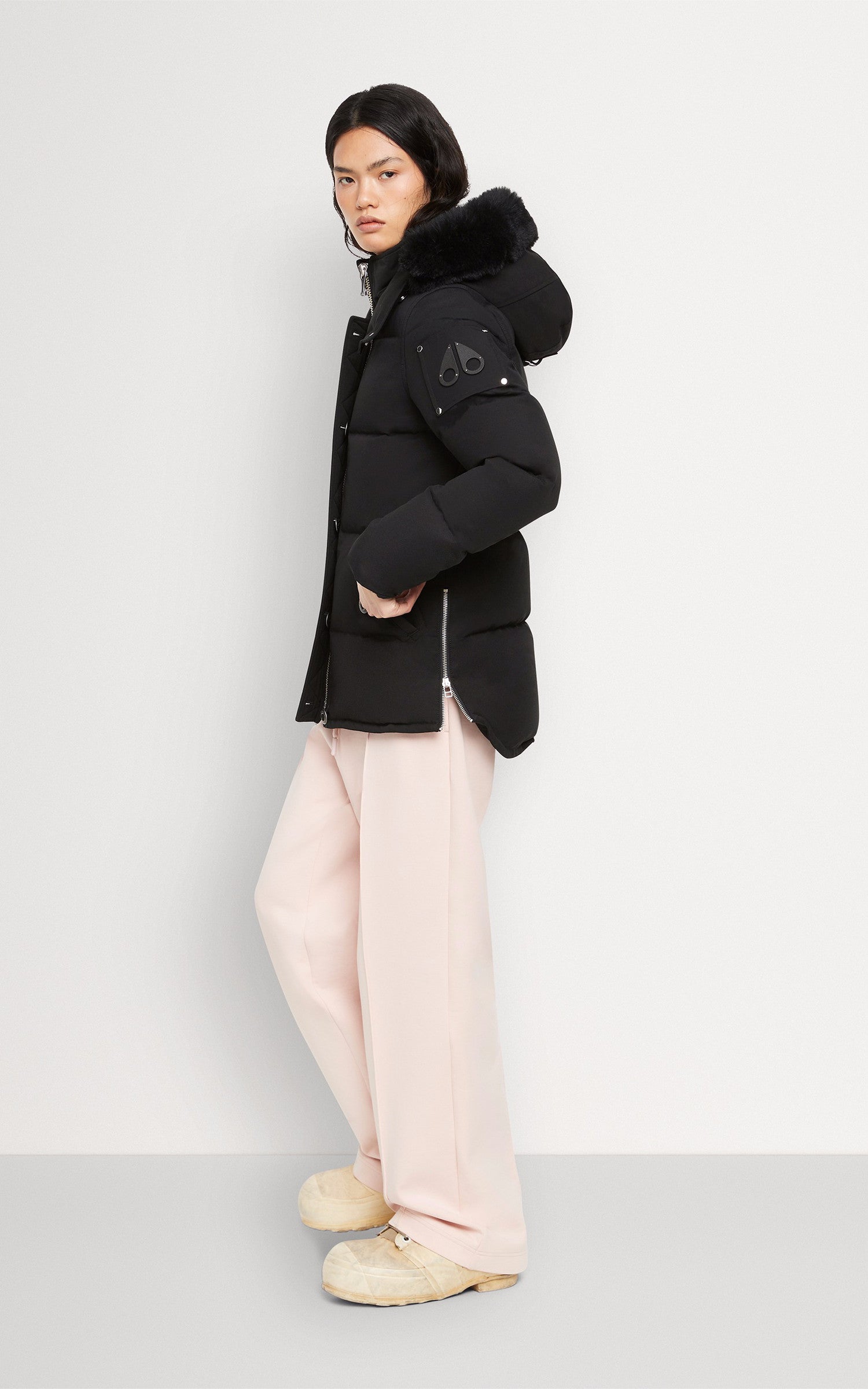 A &quot;CLOUD 3Q M32LJ179S&quot; Noir Moose Knuckles Ves Doudoune Femme closed photo