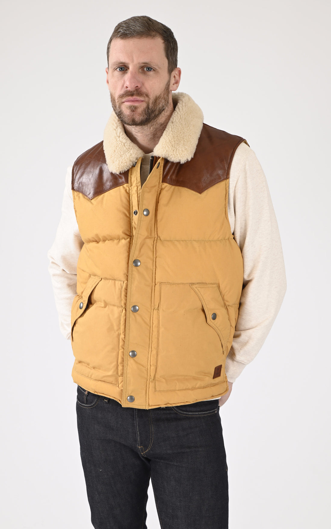 A &quot;BASIN 102095&quot; Jaune Iron&amp;Resin Gilet Homme opened photo