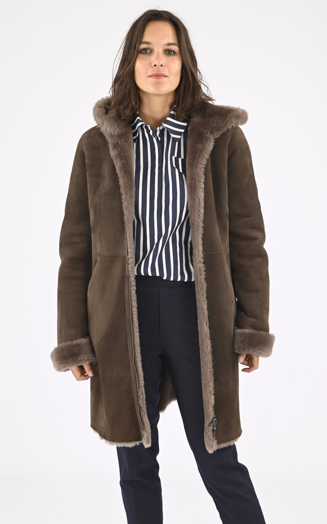 A &quot;BASE 90&quot; Taupe La Canadienne 3/4 Femme closed photo