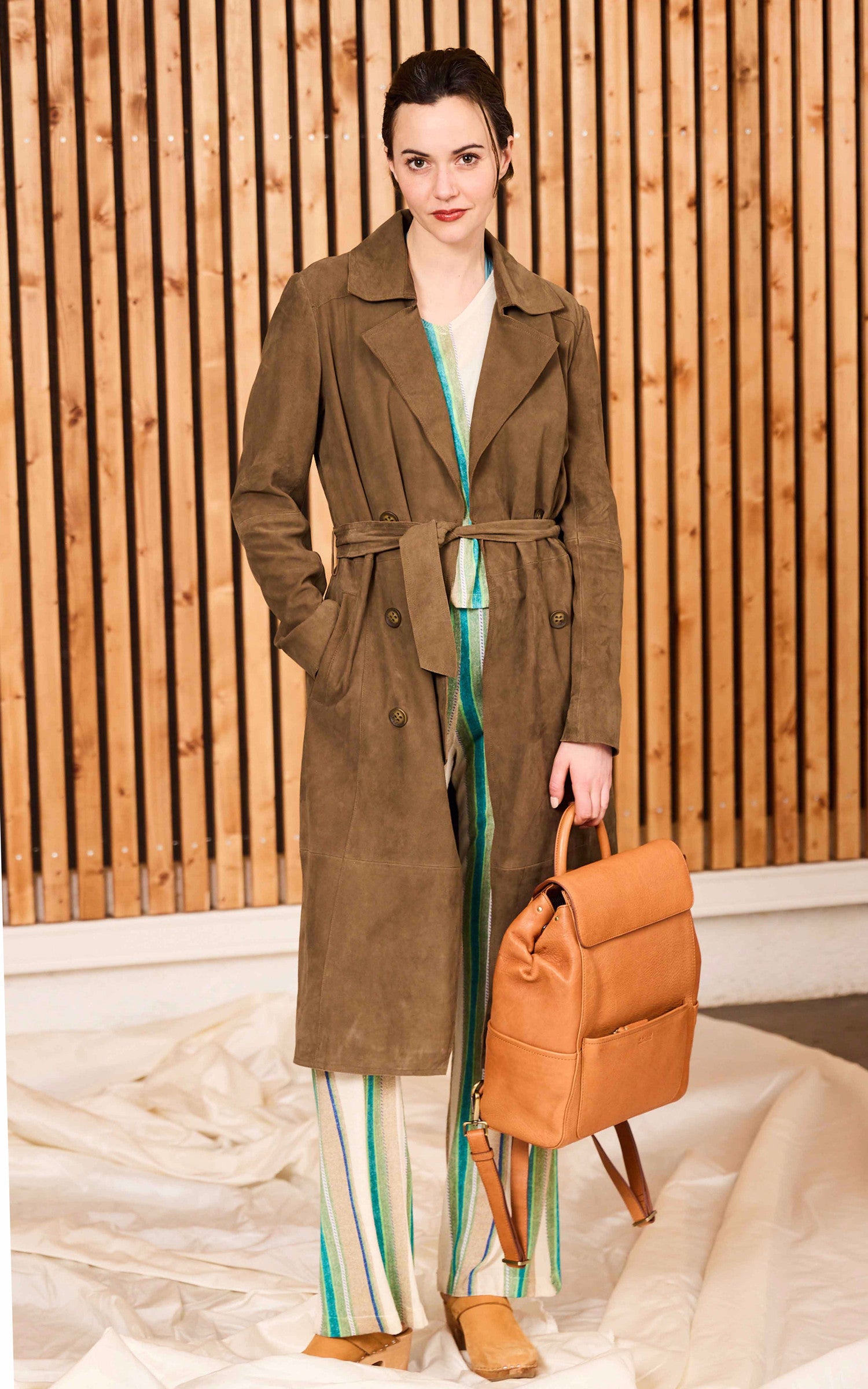 A &quot;anis&quot; Kaki Serge Pariente Trench Femme details photo