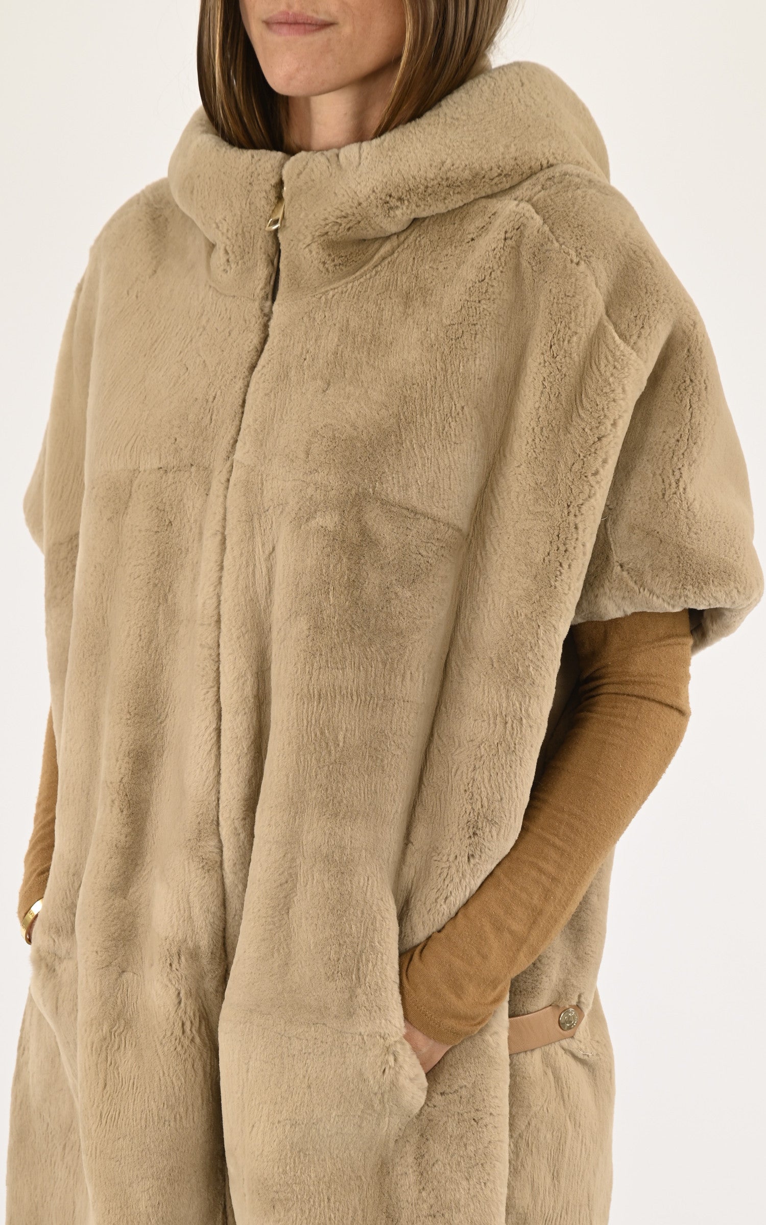 A &quot;23M1250-RTL8&quot; Beige Manzoni 24 Gilet Femme details photo