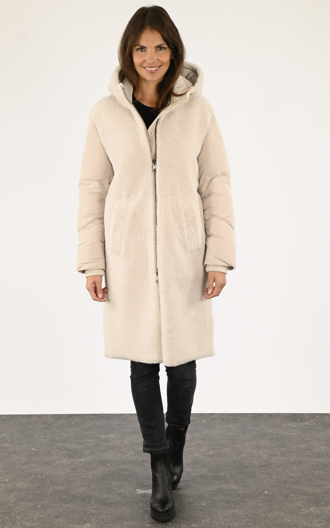 A &quot;33599&quot; Blanc Ventcouvert 7/8 Femme opened photo