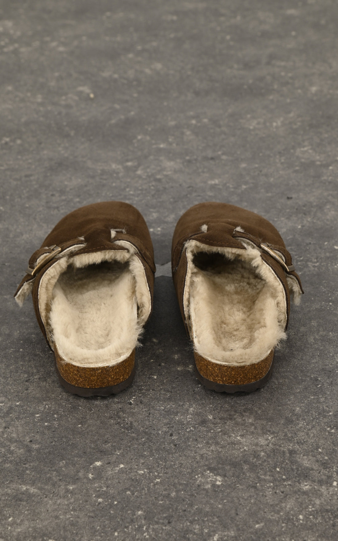 A &quot;11.32.40&quot; Marron La Canadienne sandales Mixte details photo