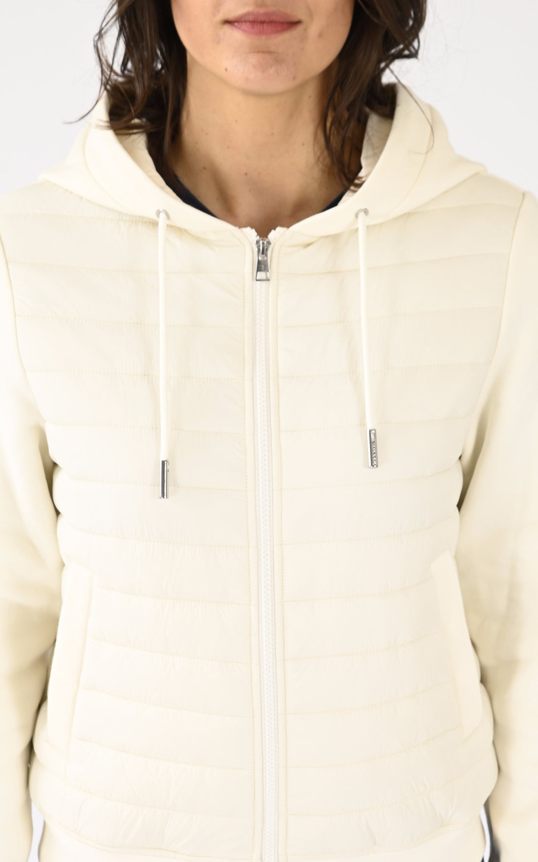 A &quot;LUCINDA&quot; Crème Soia &amp; Kyo Gilet Femme opened photo