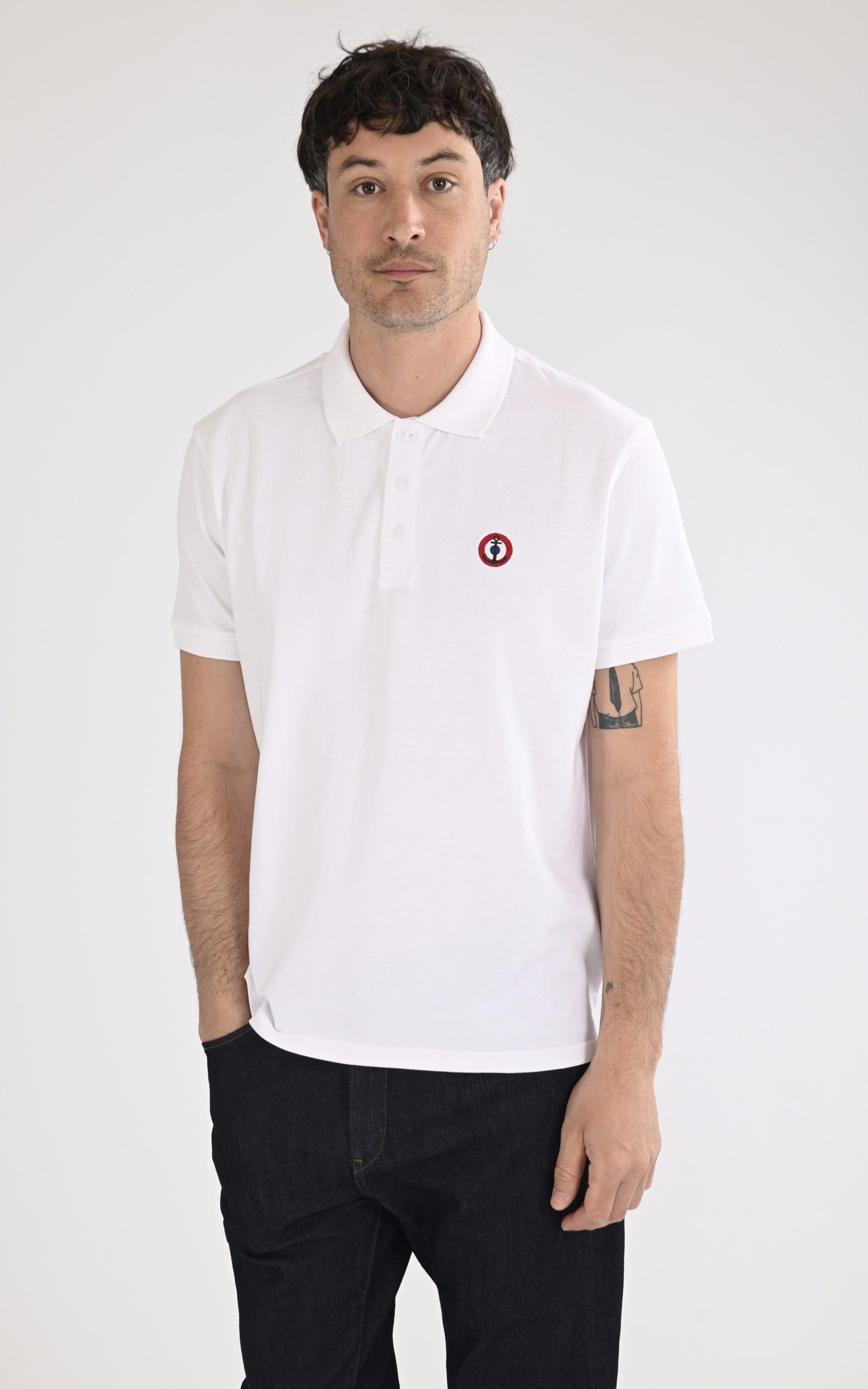 A &quot;GLOBAL&quot; Blanc Marine Nationale Polo Homme opened photo