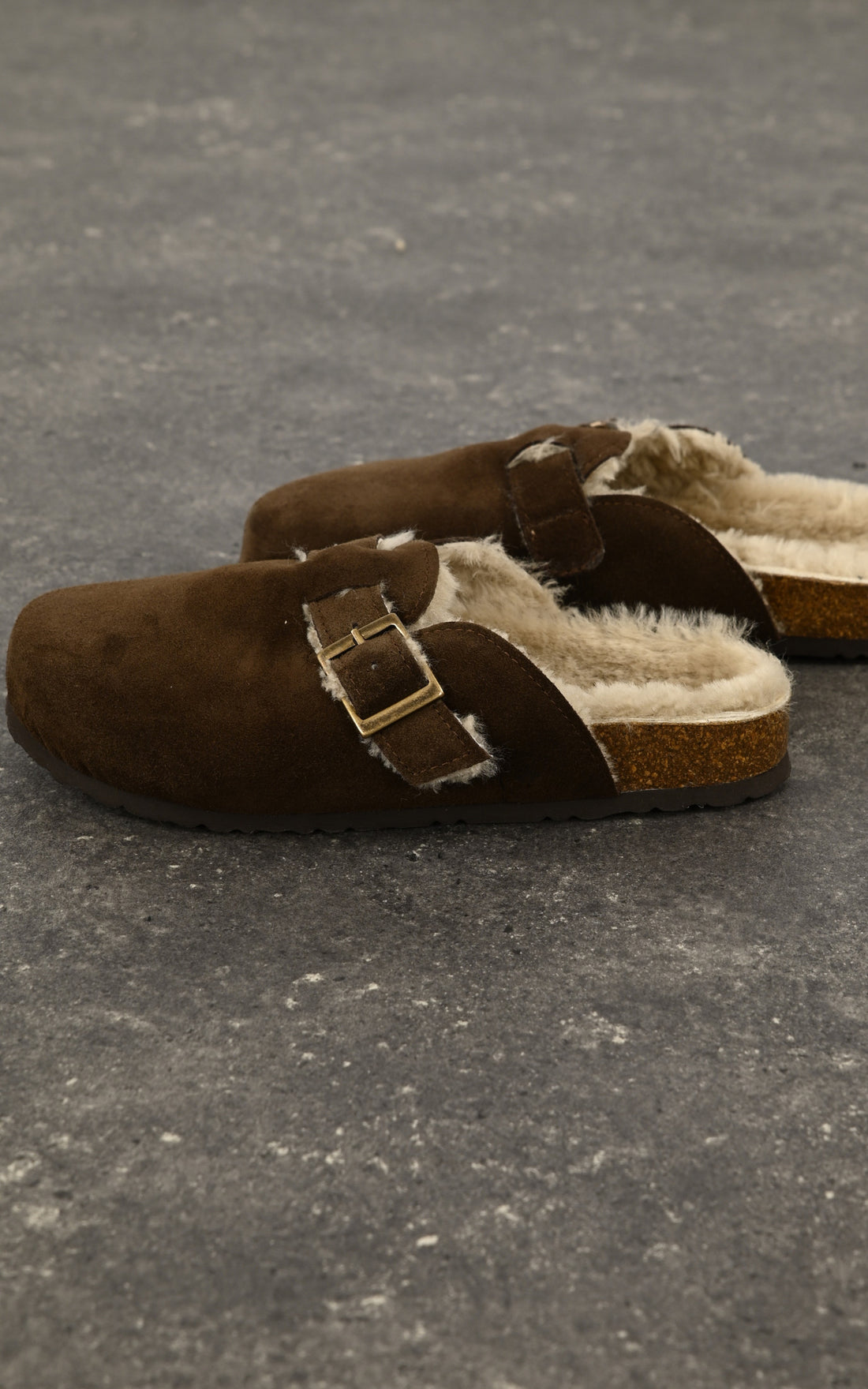 A &quot;11.32.40&quot; Marron La Canadienne sandales Mixte details photo