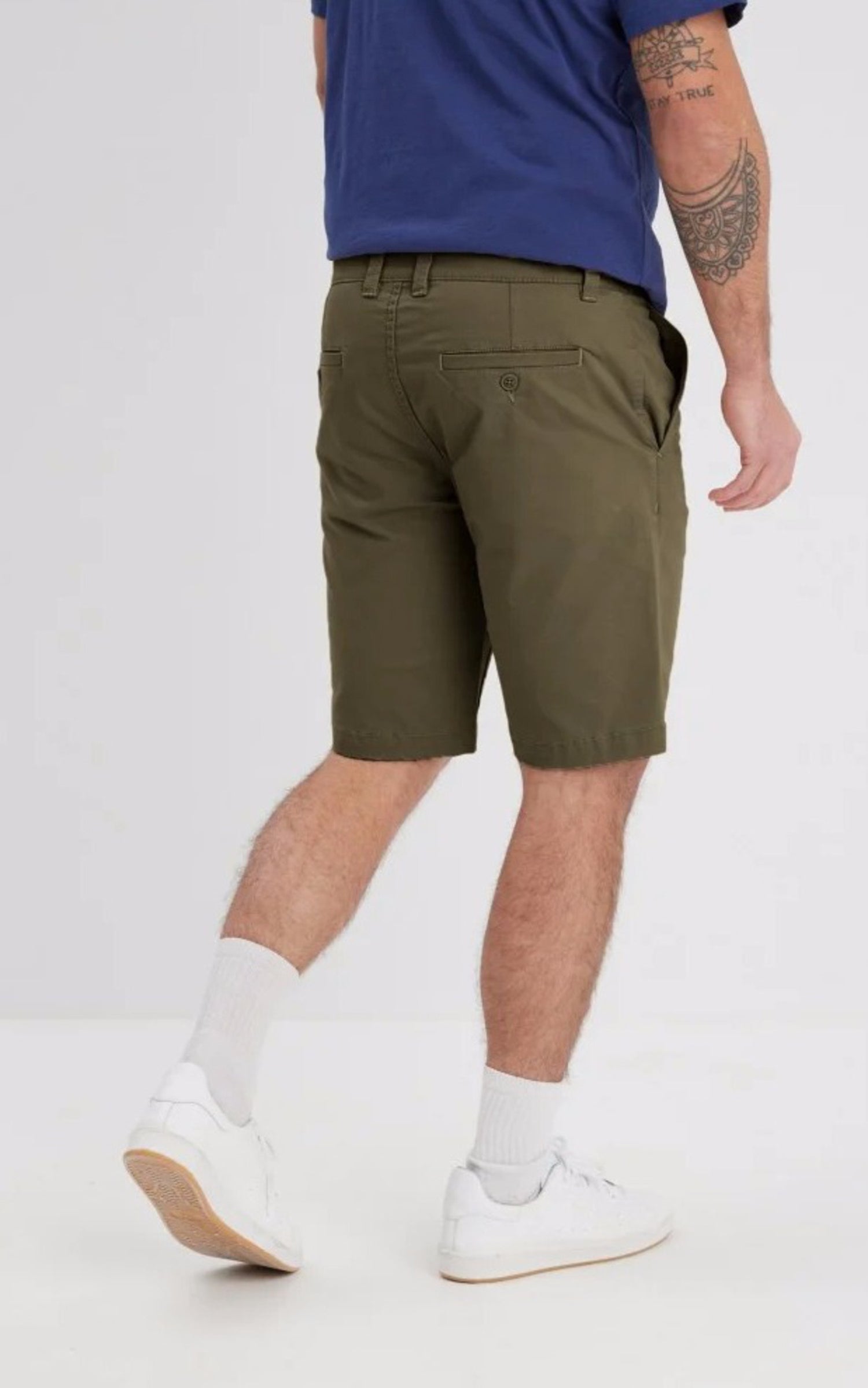 A &quot;CHINO BERMUDA 102020&quot; Kaki Daytona 73 Bermuda Homme closed photo 2