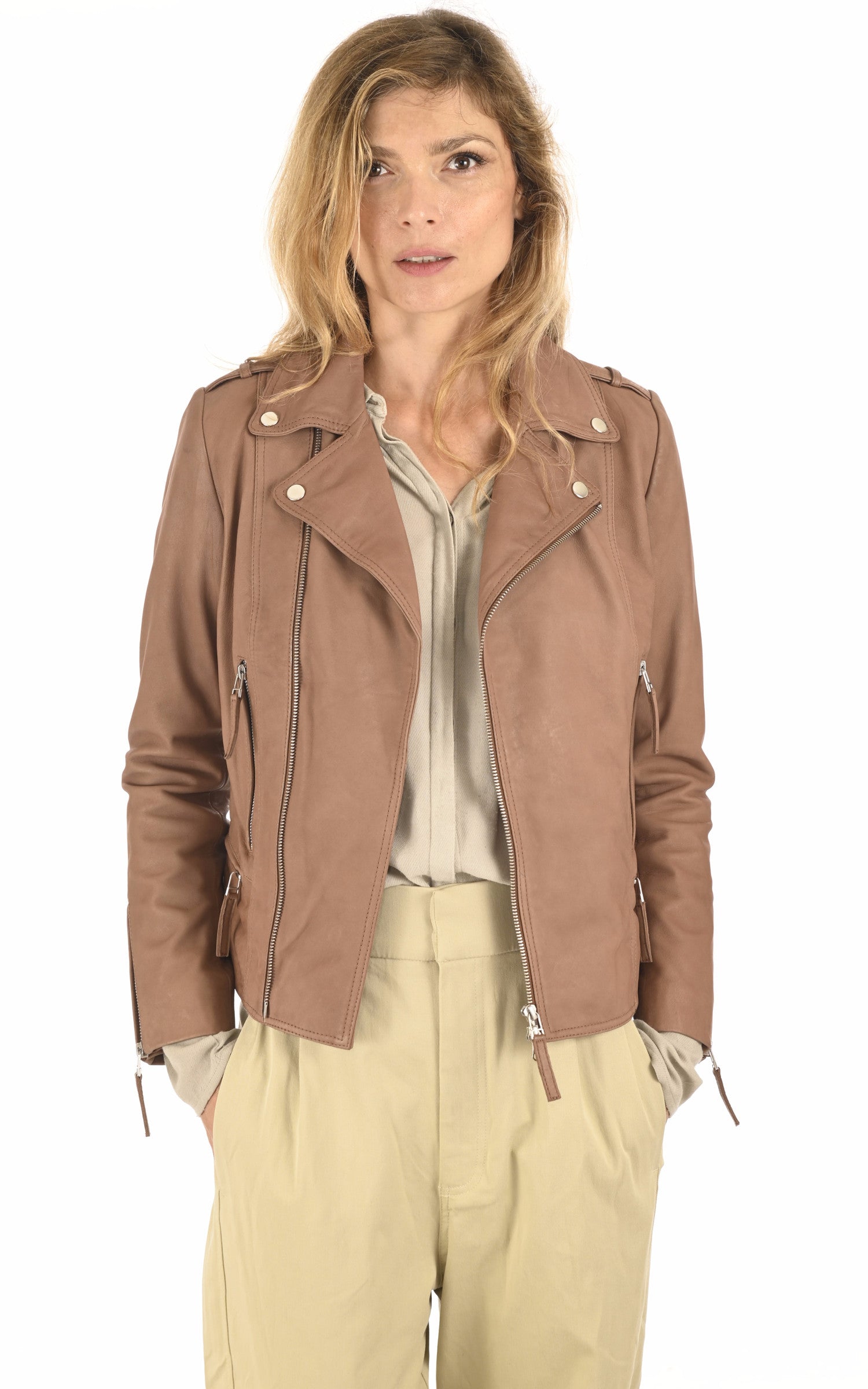 A &quot;NAINA&quot; Camel La Canadienne Blouson Femme opened photo