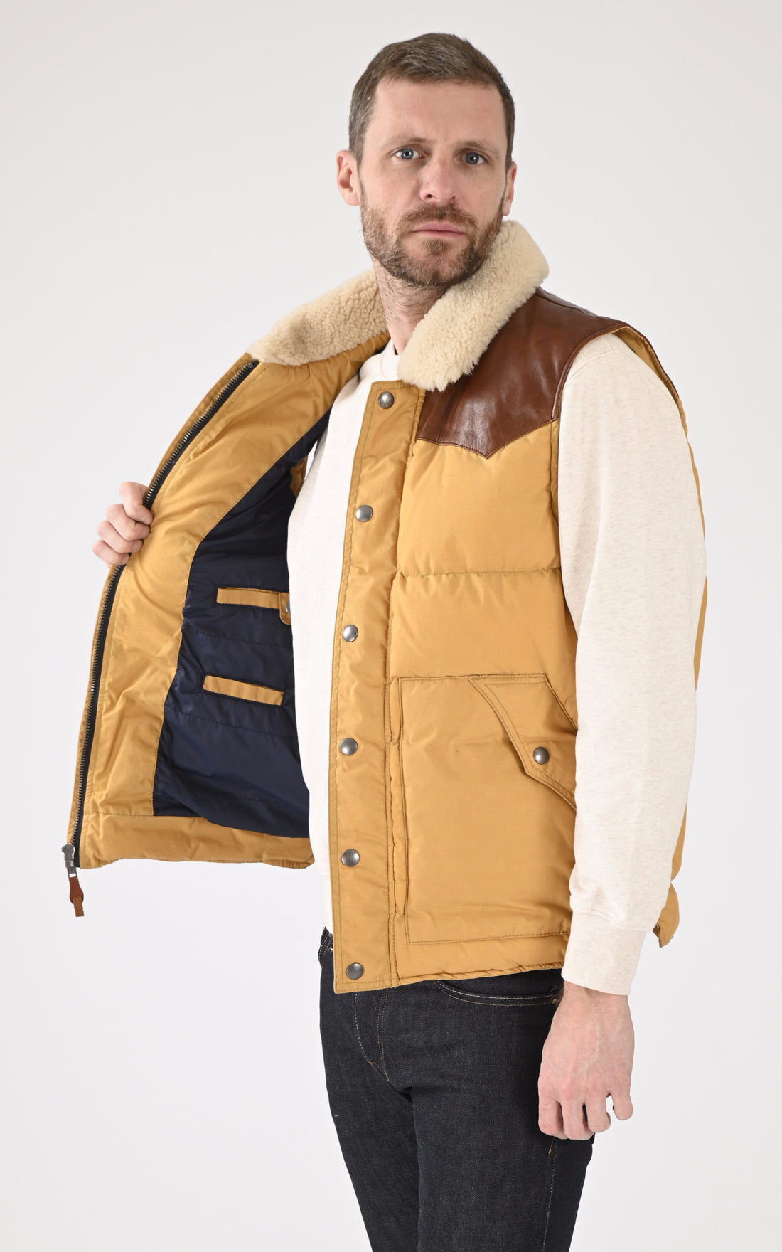A &quot;BASIN 102095&quot; Jaune Iron&amp;Resin Gilet Homme opened photo