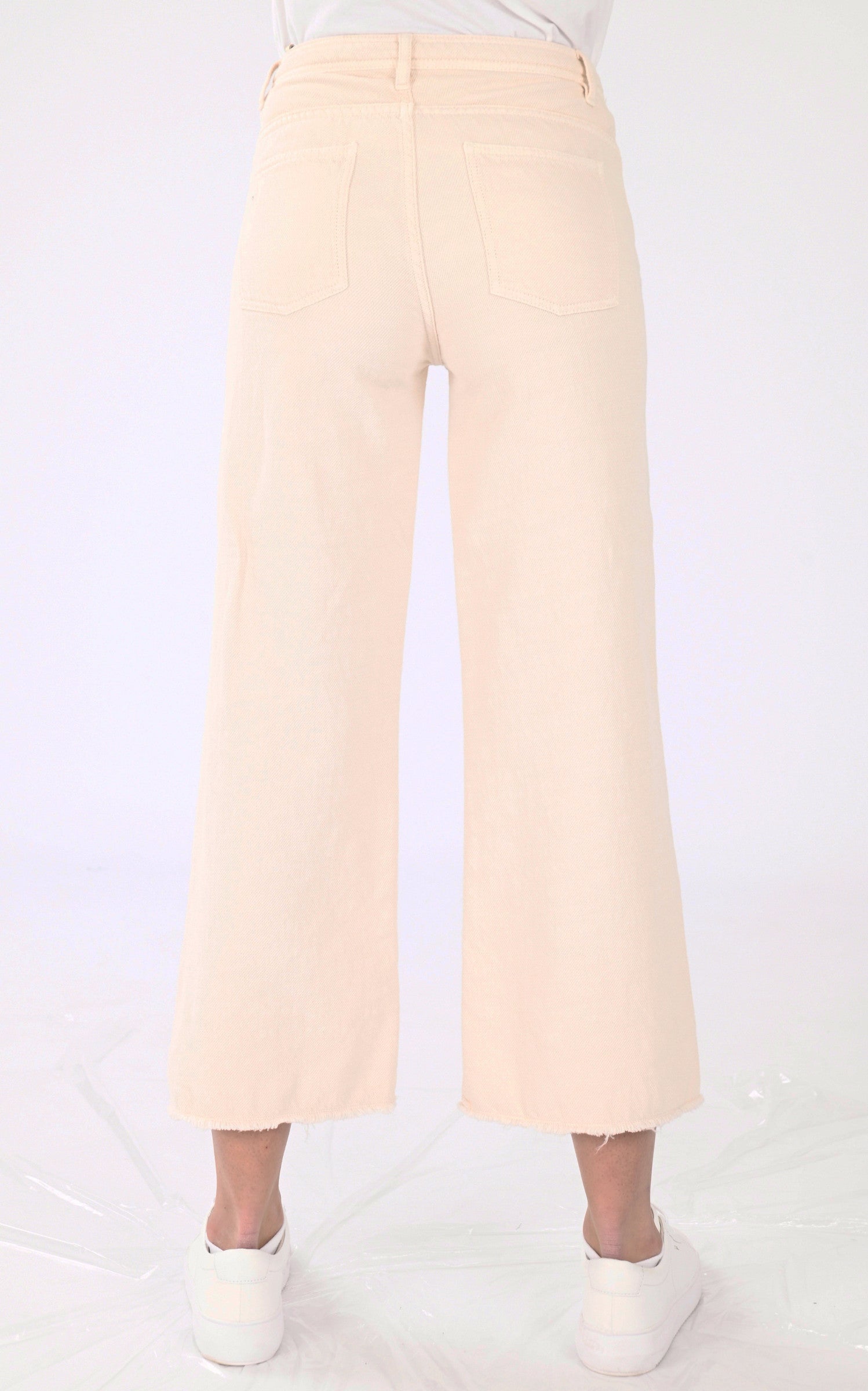 A &quot;AUGUSTE&quot; Beige Denim Studio Pantalon Femme interior photo