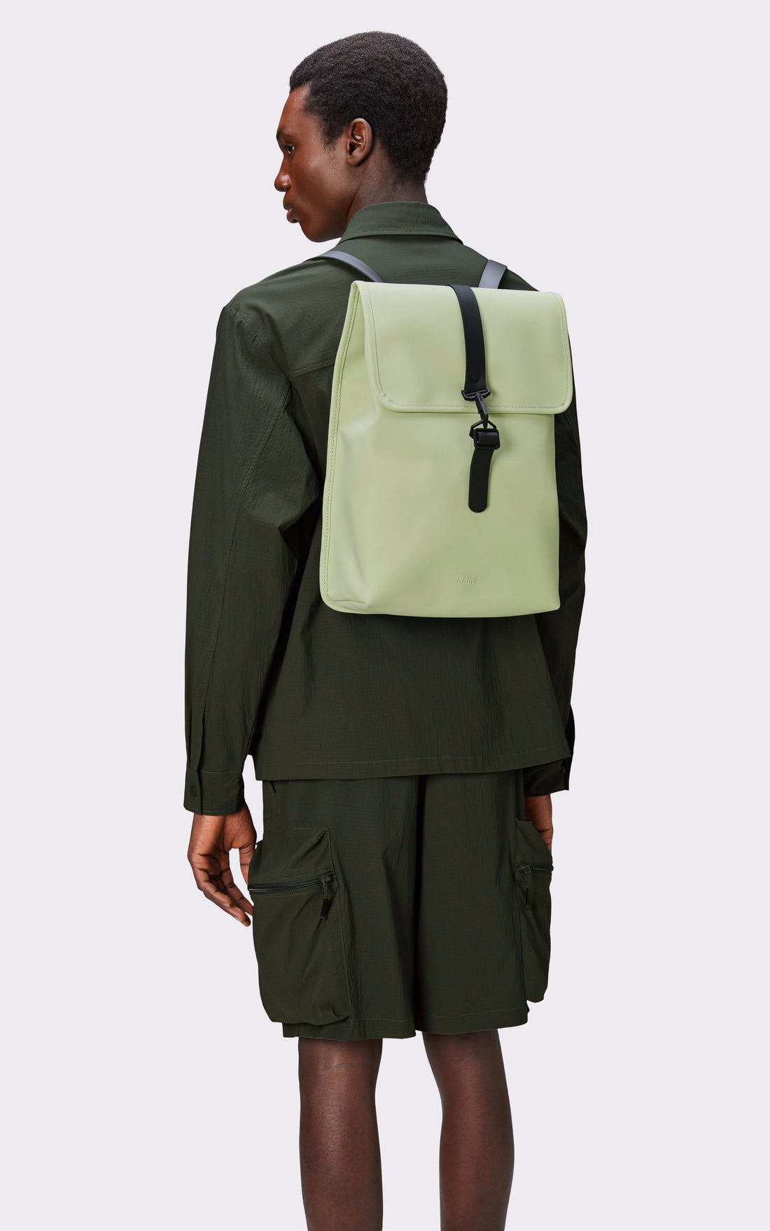 A &quot;13500 RUCKSACK&quot; Vert Rains Sac Mixte closed photo
