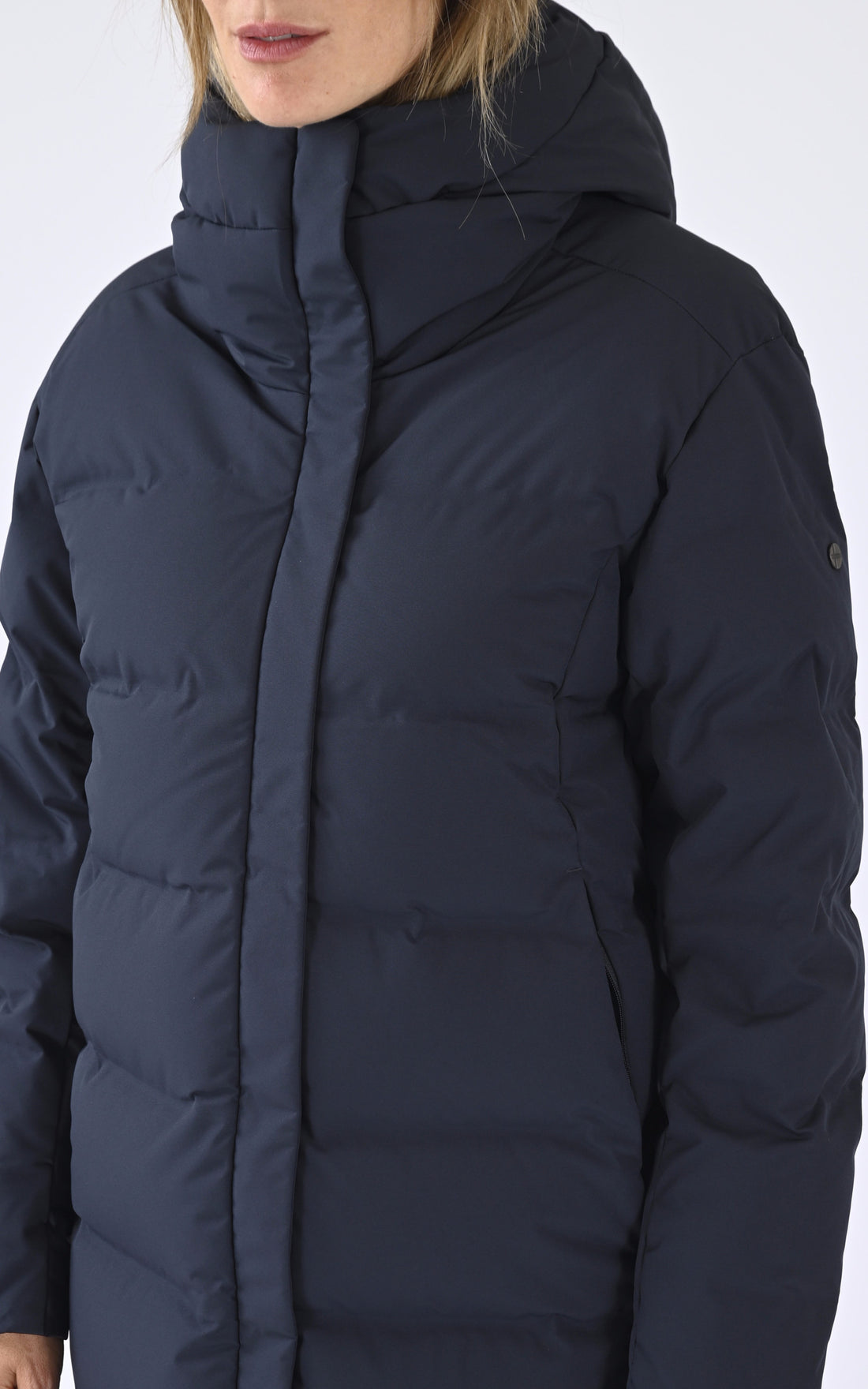 A &quot;MERIDIAN&quot; Bleu Marine Scandinavian Edition 7/8 Doudoune Femme opened photo
