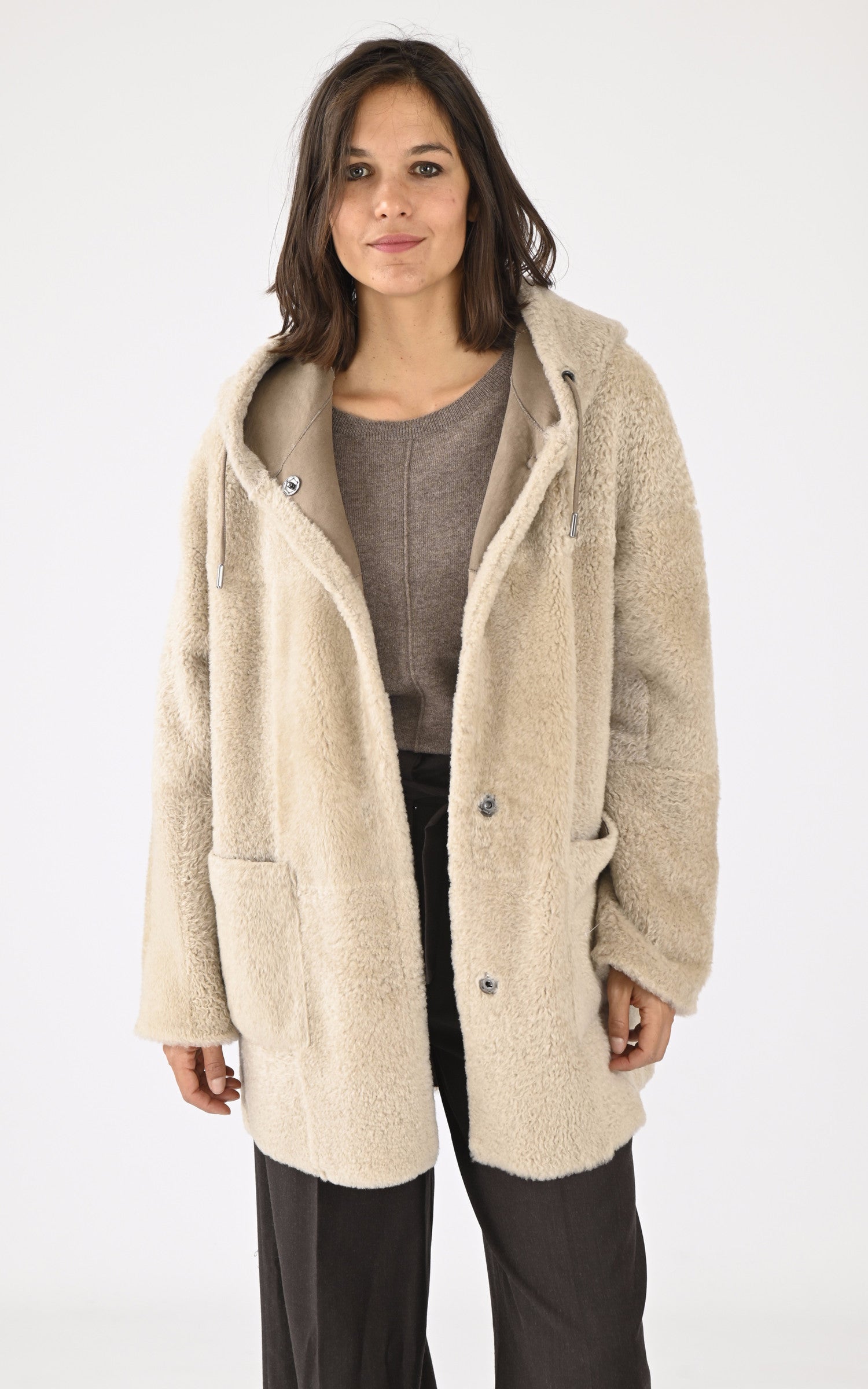 A &quot;PHOEBE&quot; Taupe Christ 3/4 Femme opened photo 1
