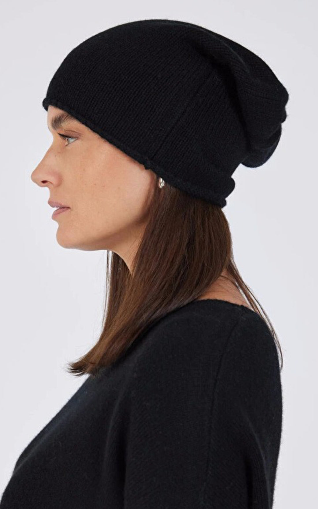 A &quot;INES 4501029C&quot; Noir Notshy Bonnet Femme opened photo