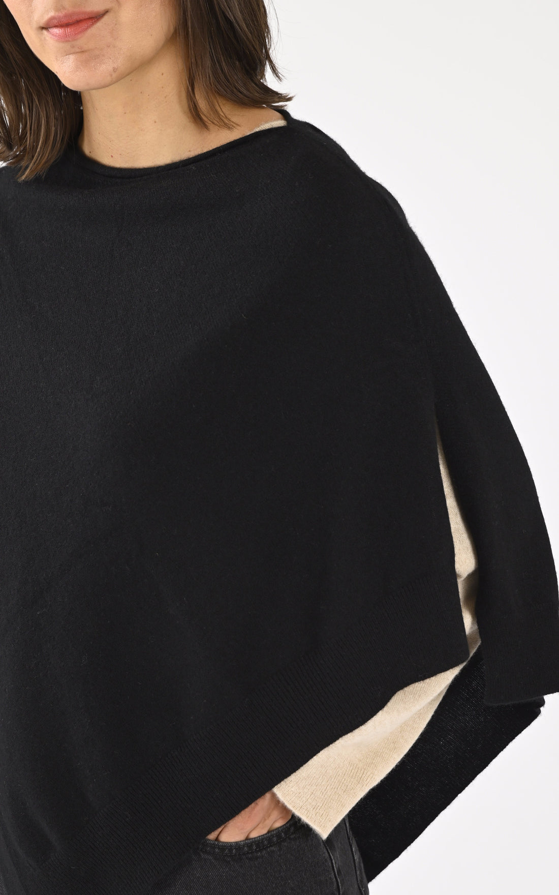 A &quot;AUGUSTE 4501042C&quot; Noir Notshy Cape Femme opened photo
