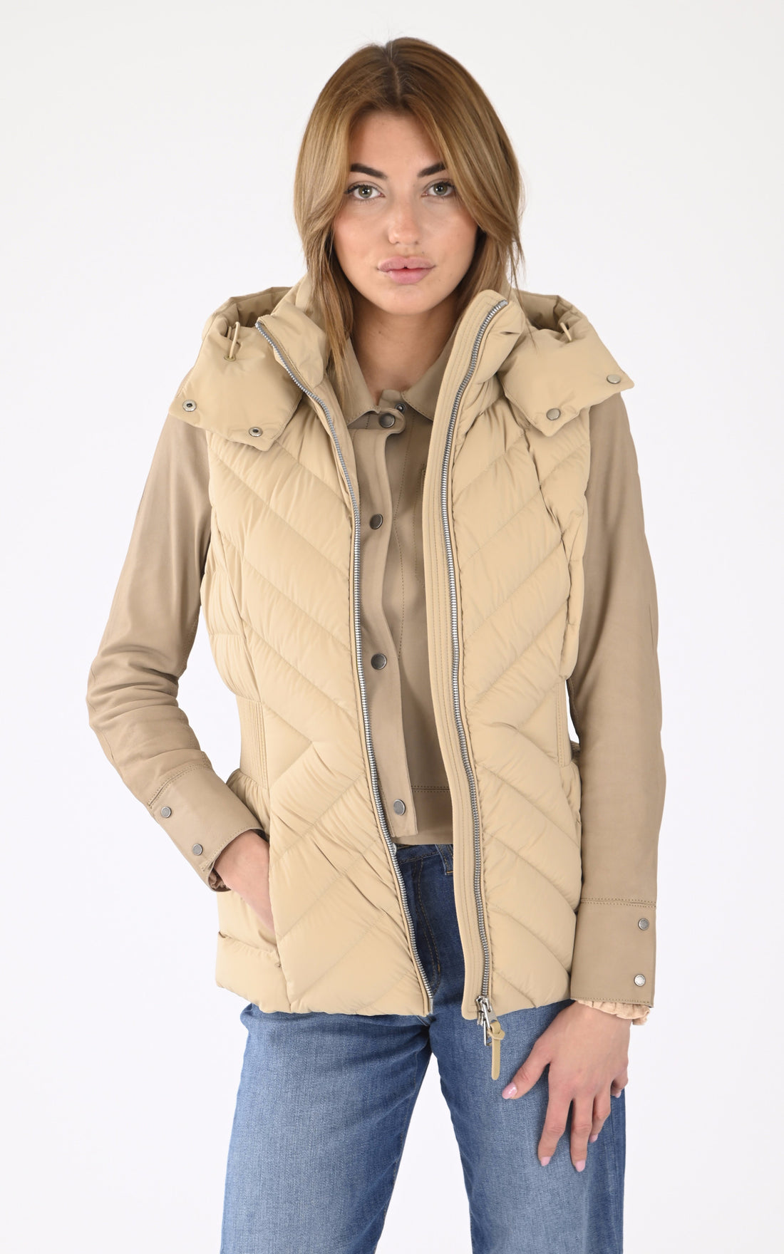 A &quot;HOSHI&quot; Beige Mackage gil_doudoune Femme opened photo