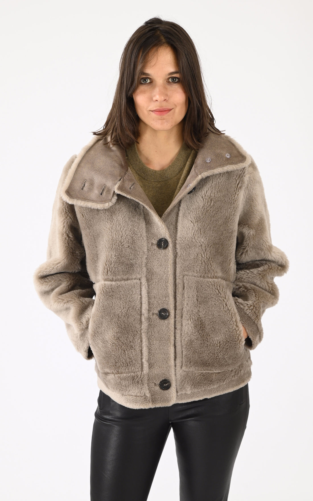 A &quot;ASSIETTA 64883&quot; Taupe Oakwood Veste Femme closed photo