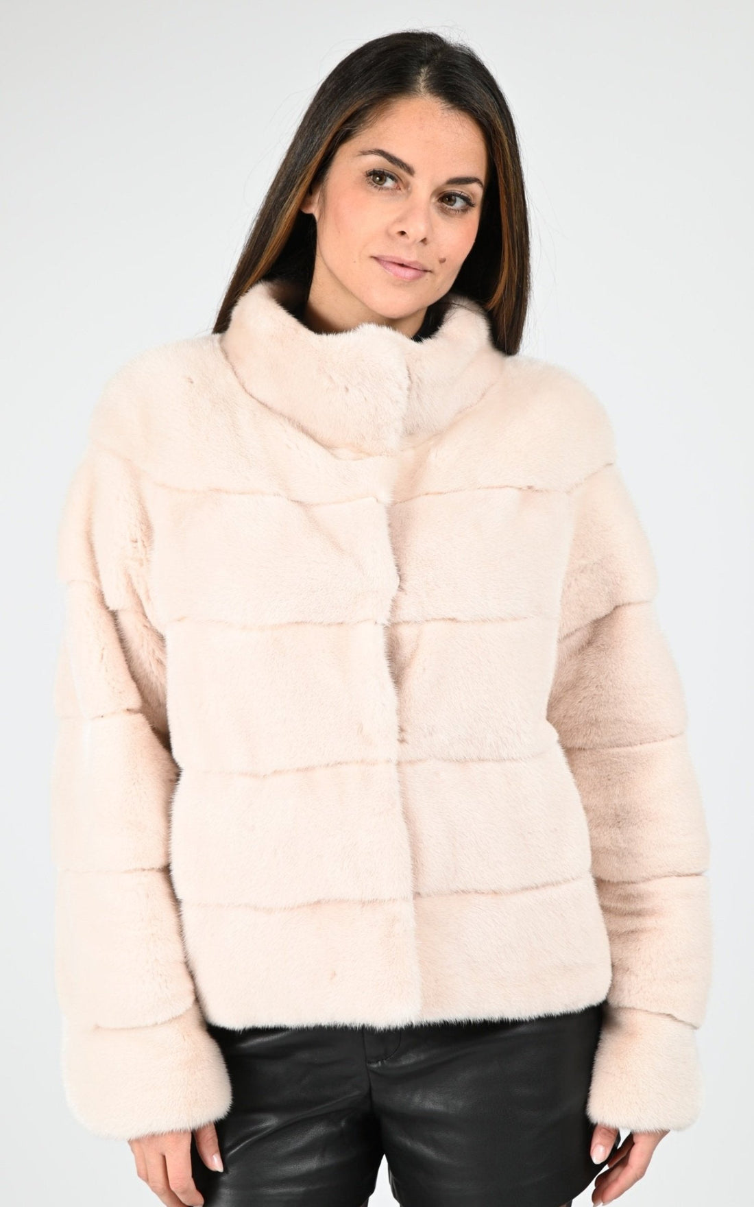 Veste Fourrure Femme Simmagini, modèle 7724-r de couleur peonia