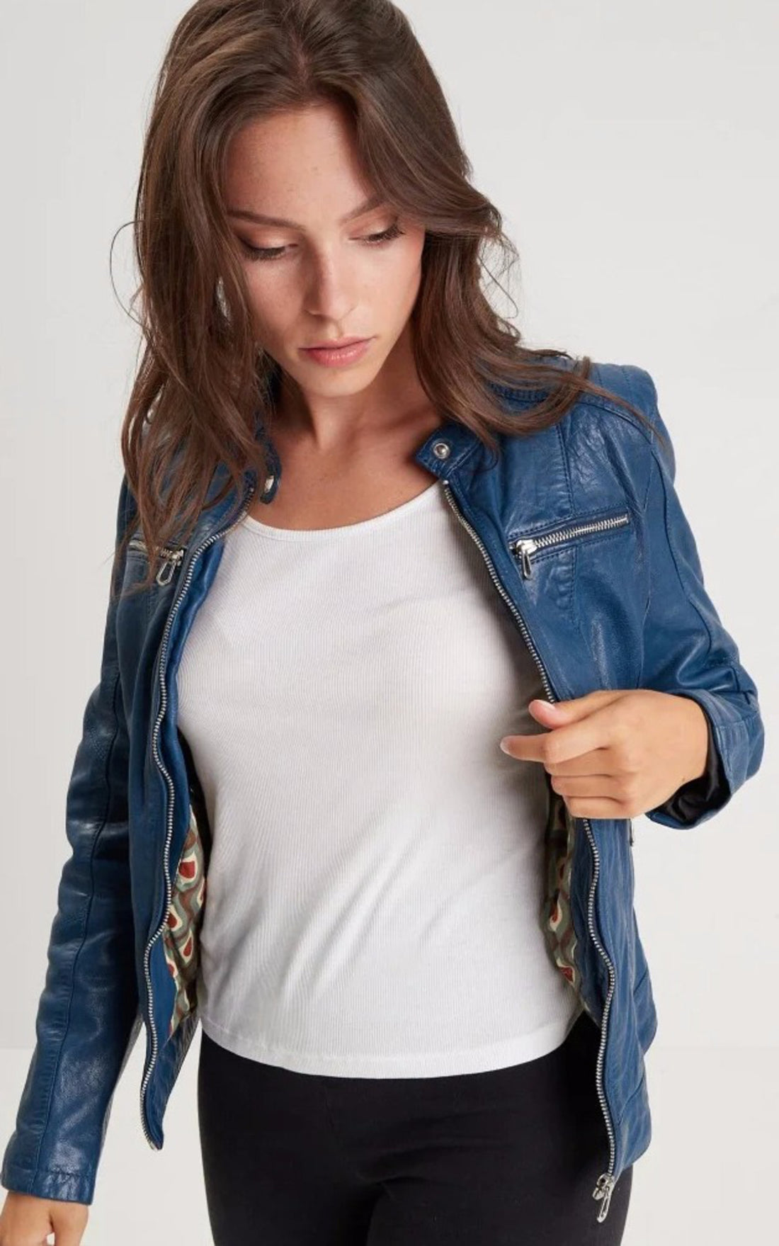 A &quot;JOLYA 102581&quot; Bleu Rose Garden Blouson Femme opened photo