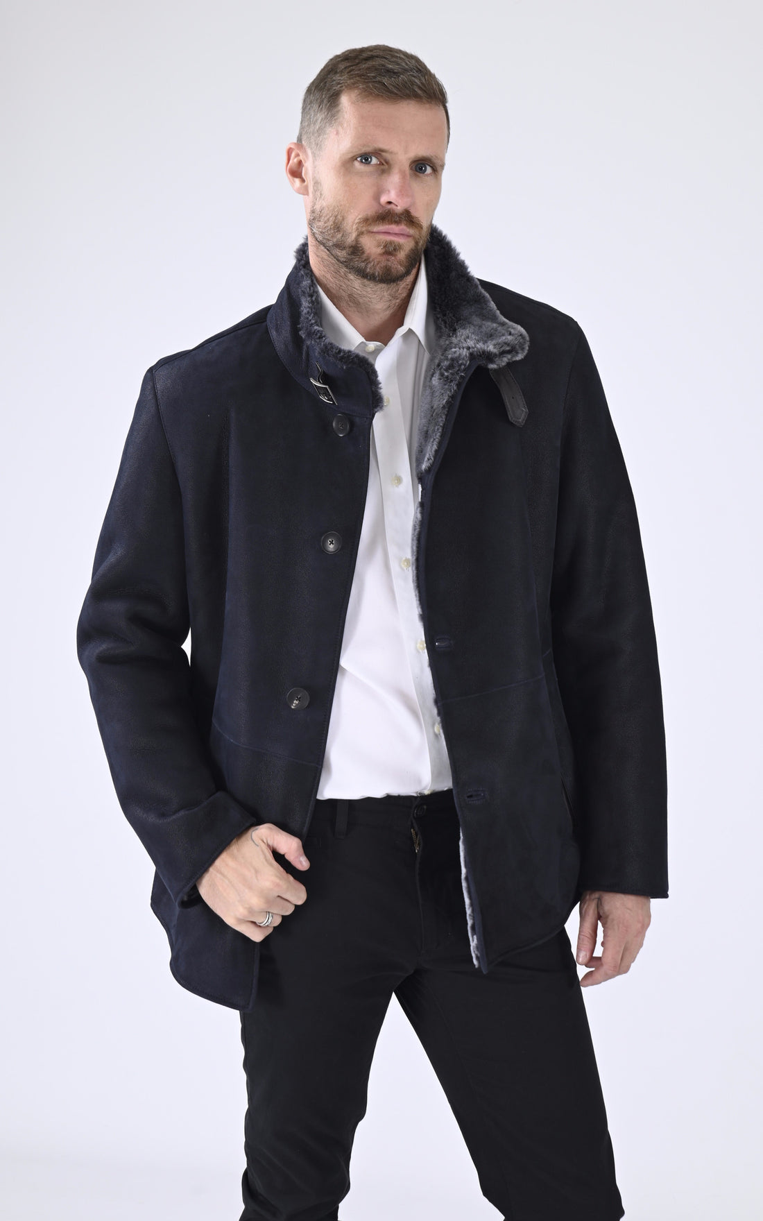 A &quot;T122&quot; Bleu Suprema 3/4 Homme opened photo