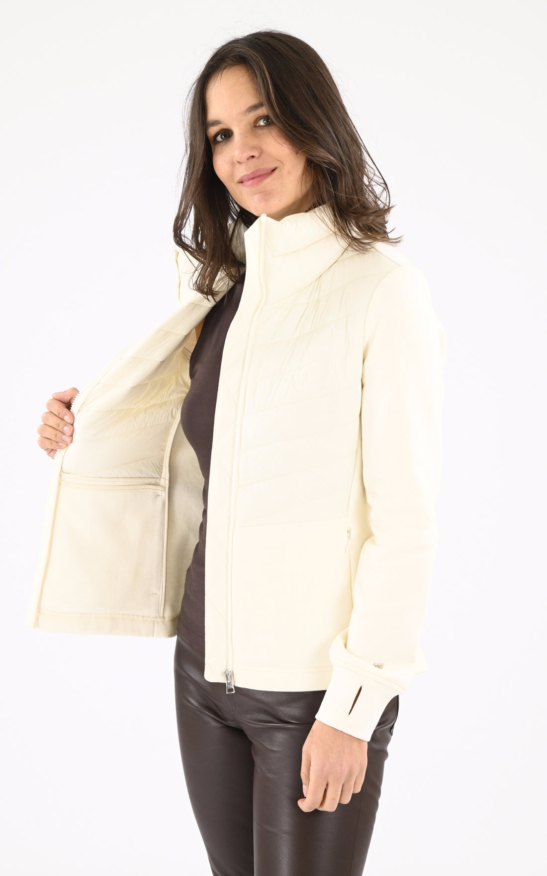 A &quot;ANNICK-N&quot; Crème Soia &amp; Kyo Gilet Femme opened photo