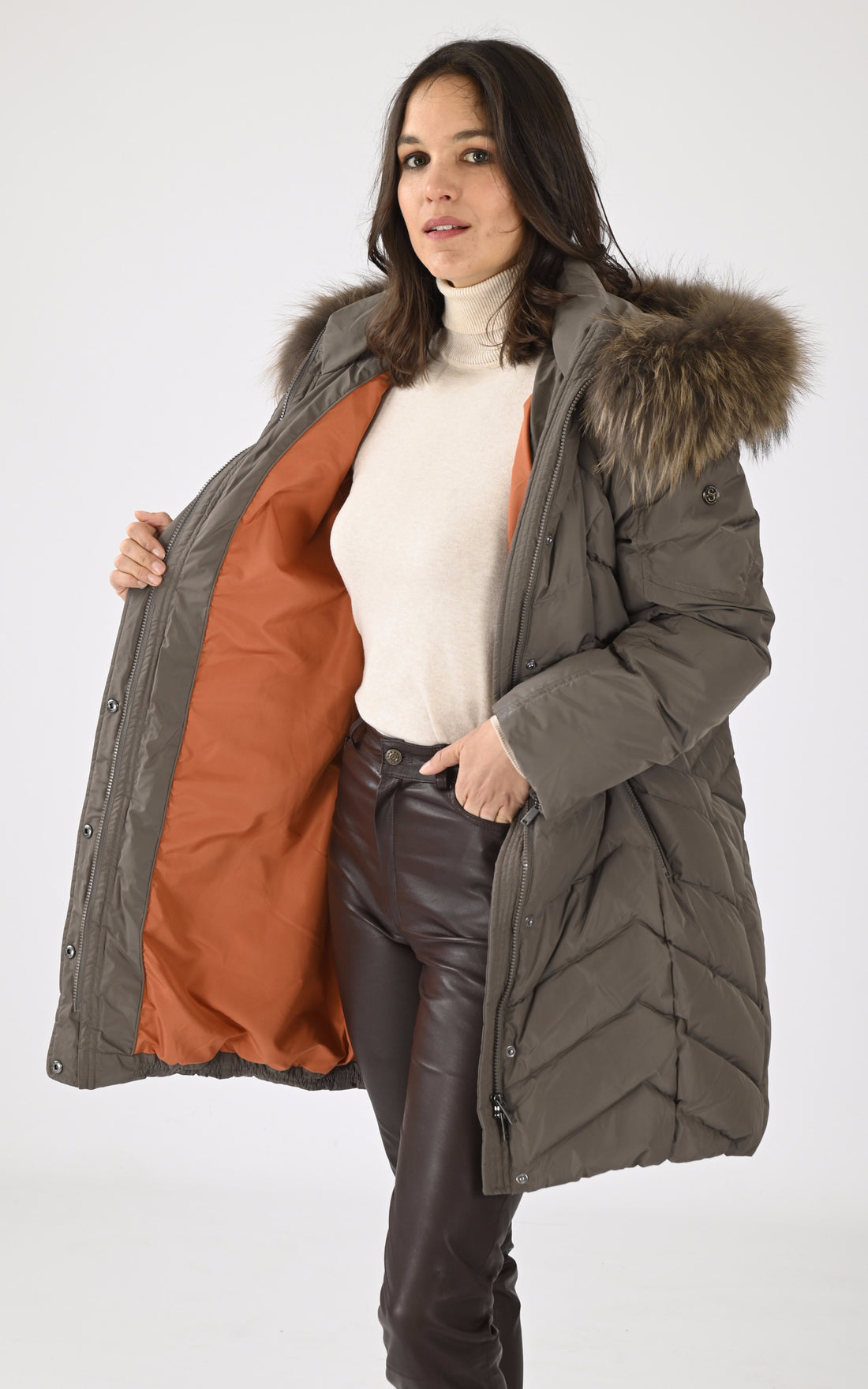 A &quot;JEMMA CONFORT 11579&quot; Taupe Saki 3/4 Doudoune Femme opened photo