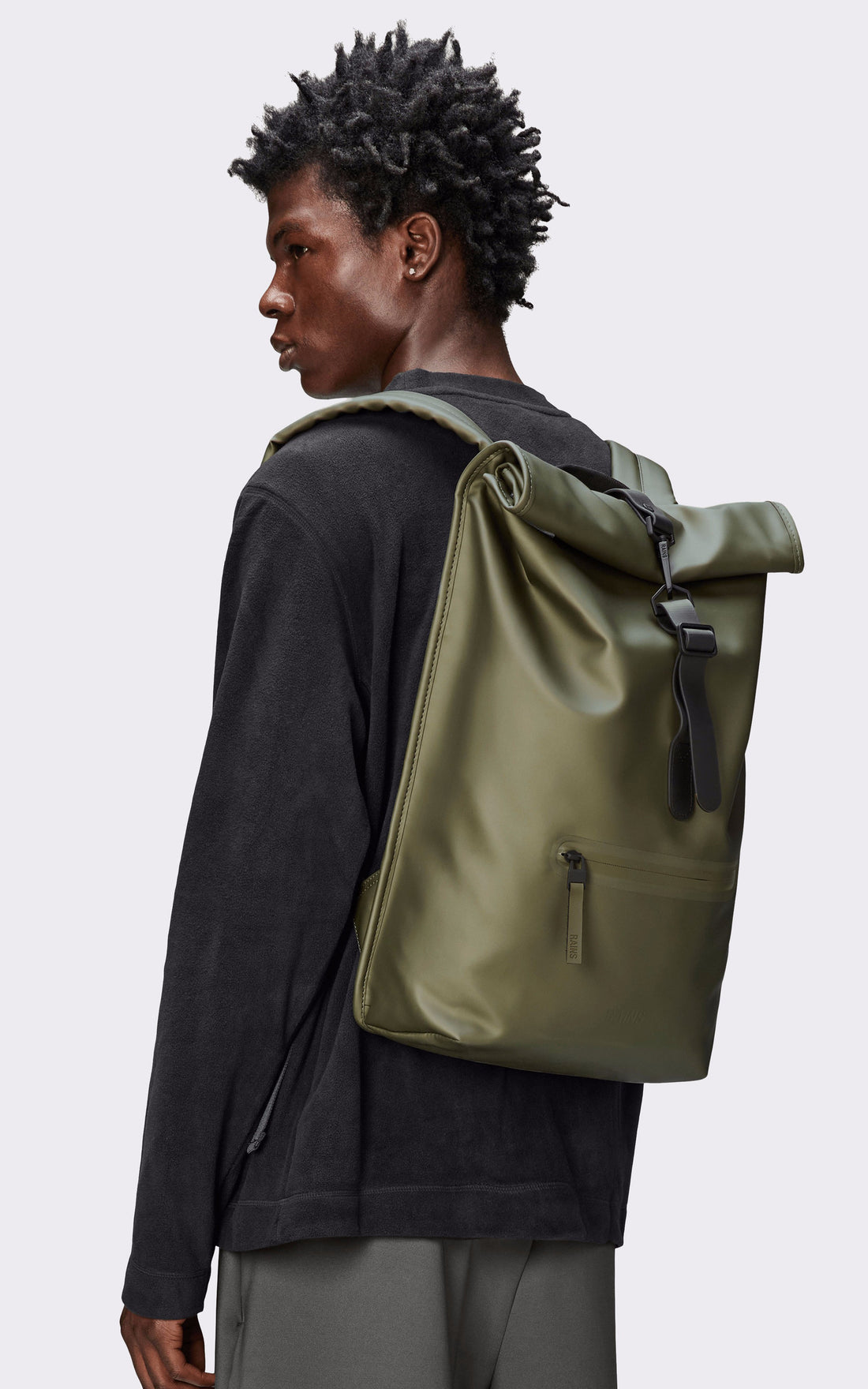 A &quot;13320 ROLLTOP RUCKSACK&quot; Kaki Rains Sac Mixte opened photo
