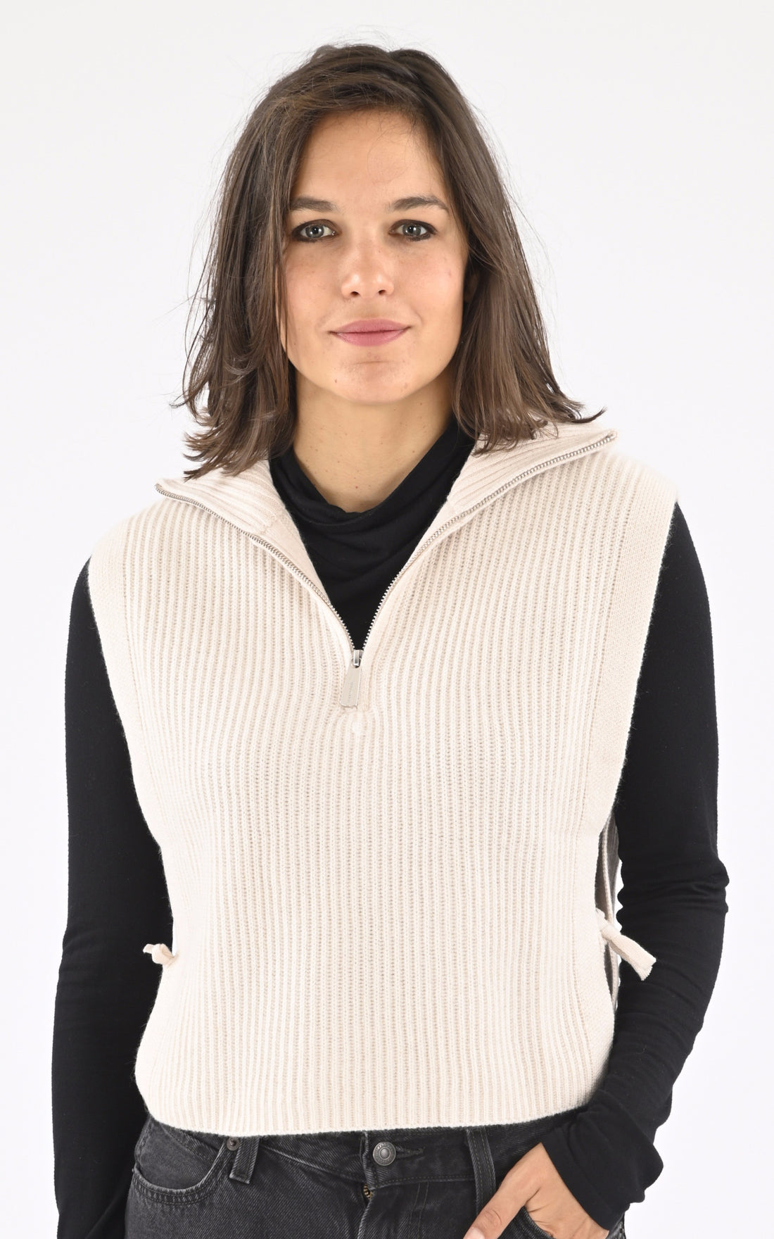 A &quot;MIMOSA 64703&quot; Beige Oakwood Top Femme opened photo