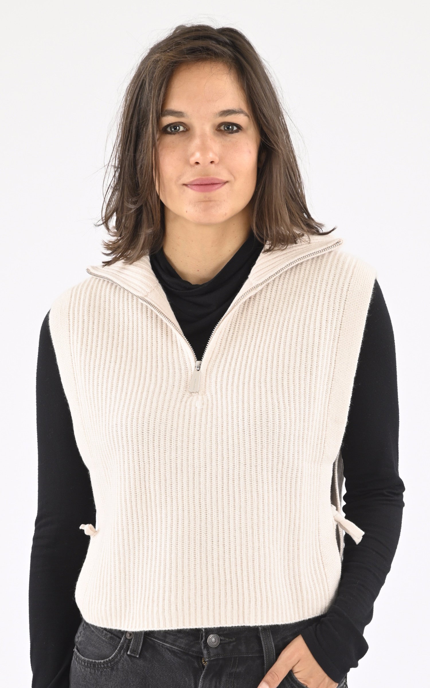 A &quot;MIMOSA 64703&quot; Beige Oakwood Top Femme opened photo