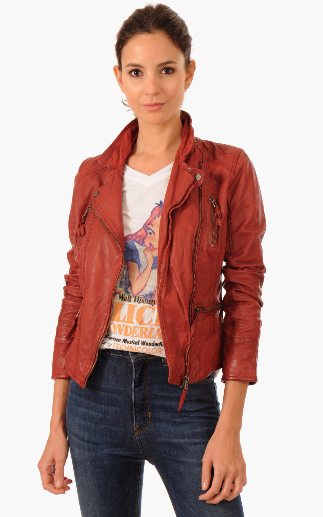 A &quot;CAMERA&quot; Rouge Oakwood Perfecto Femme closed photo