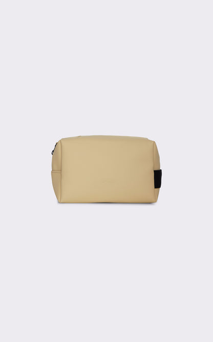 A &quot;15580 WASH BAG SMALL&quot; Beige Rains Pochette Mixte closed photo