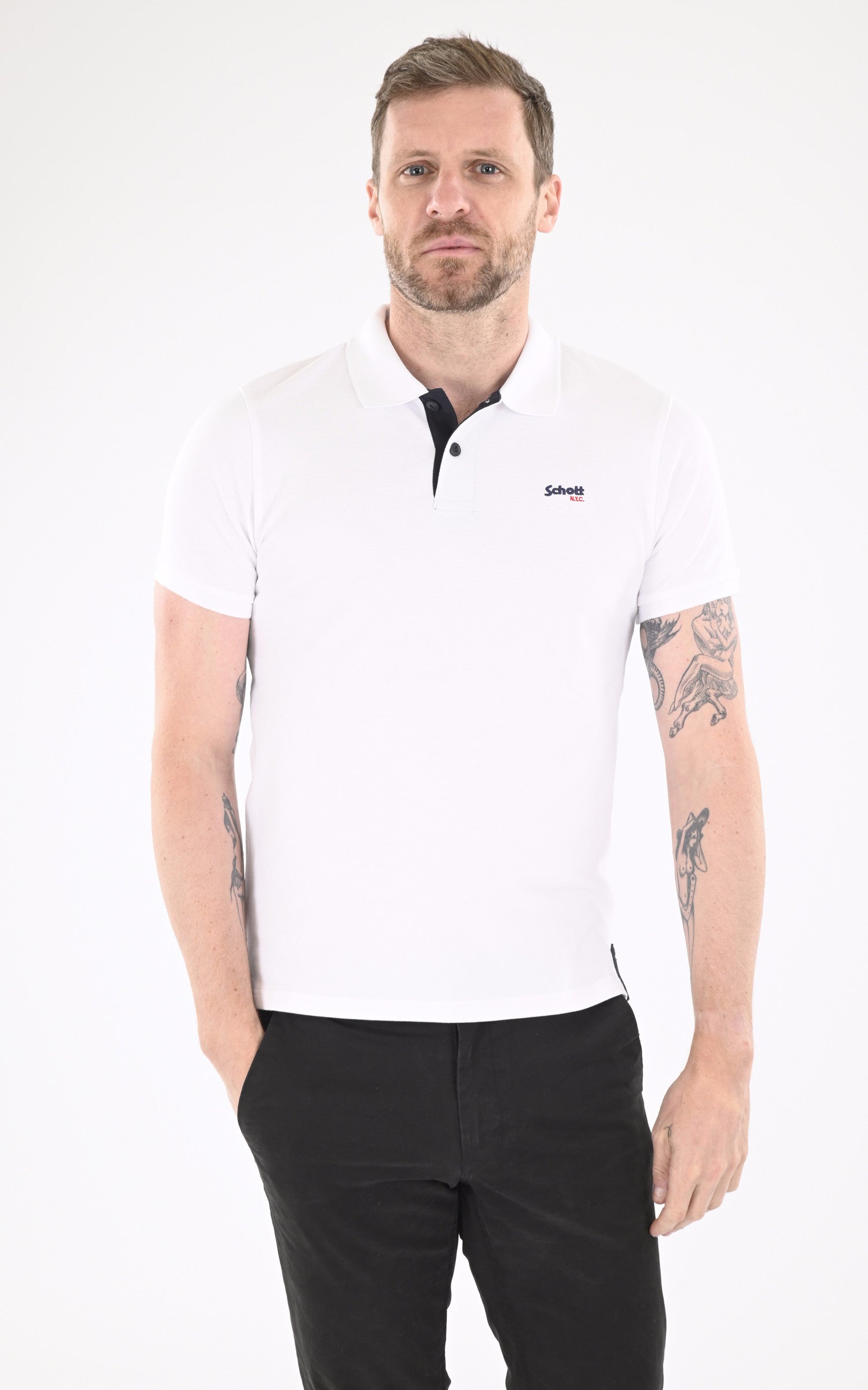 A &quot;PSMILTON&quot; Blanc Schott Polo Homme opened photo