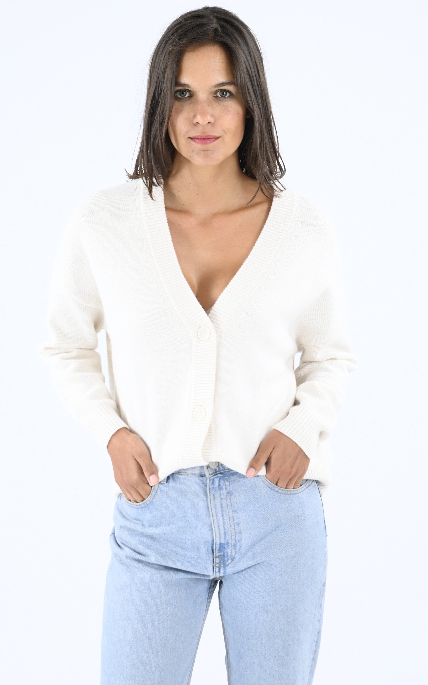 A &quot;GALEN&quot; Ecru Les Tricots de Léa Gilet Femme closed photo 1